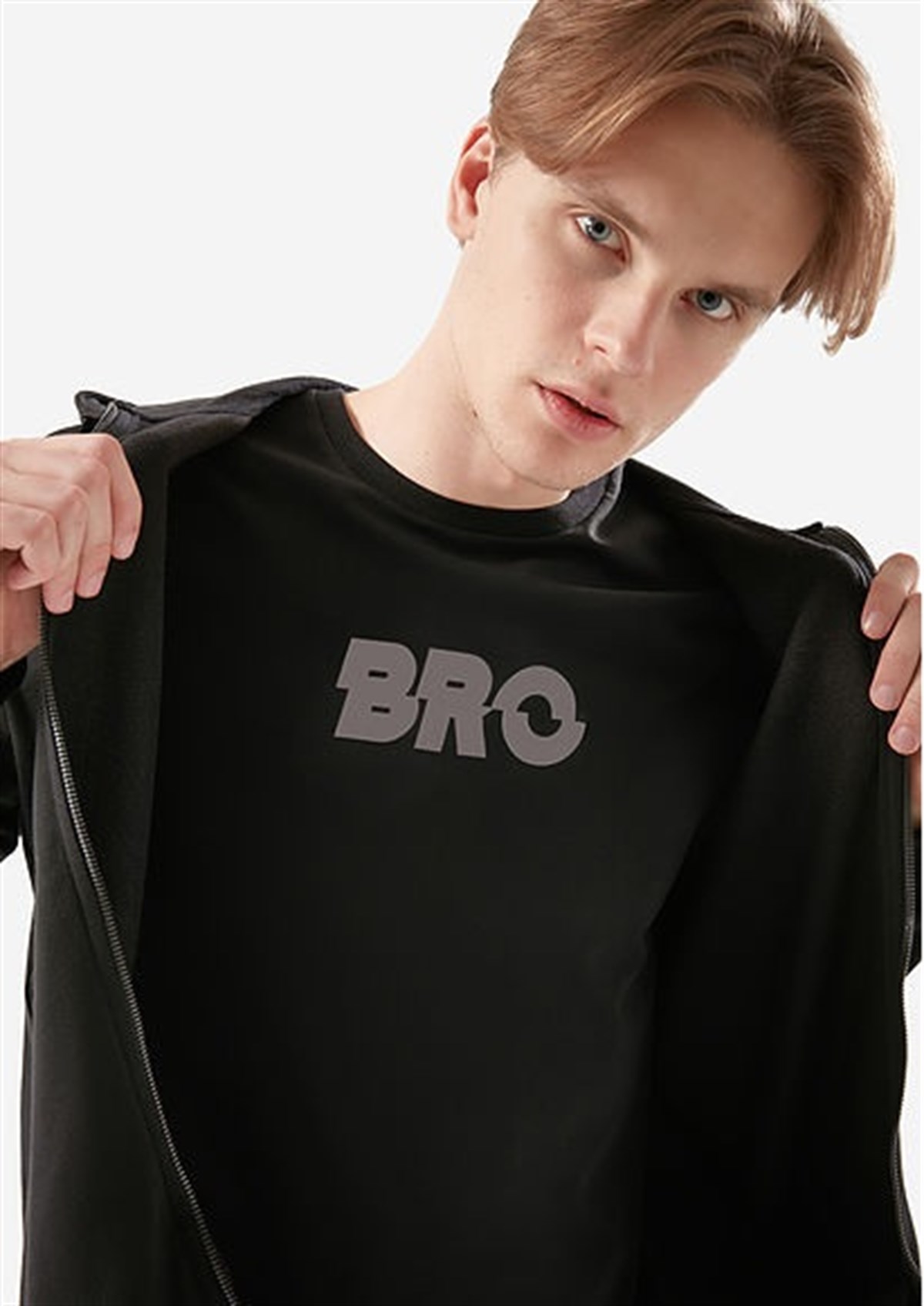 066443-900Mavi Bro Baskılı Siyah Erkek Tişört