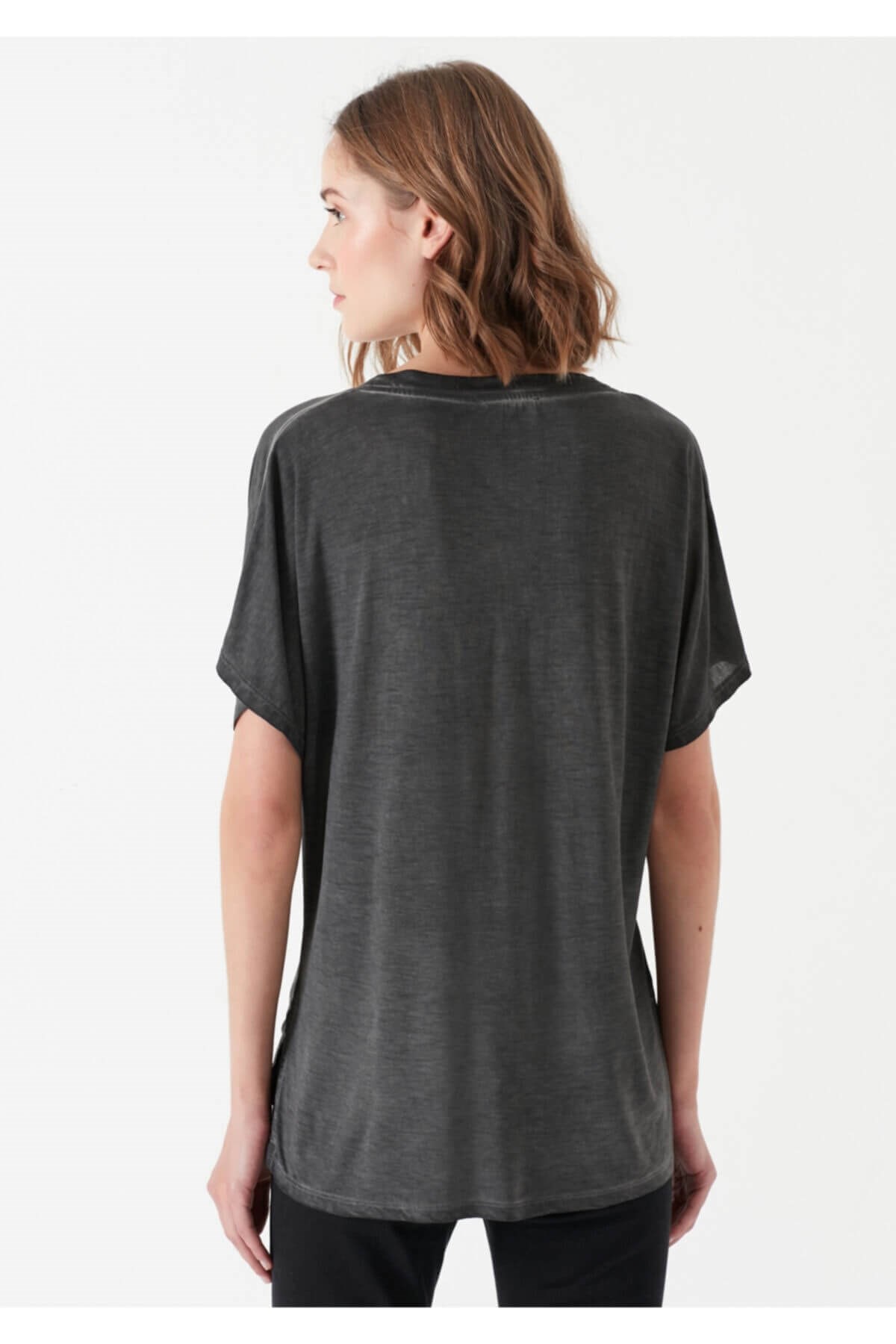168613-900Mavi Dantel Detaylı  Siyah Kadın T-Shirt