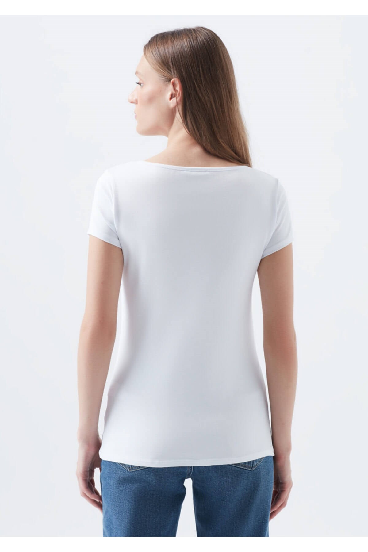 168019-620Mavi Geniş Yaka Stretch  Beyaz Kadın T-Shirt
