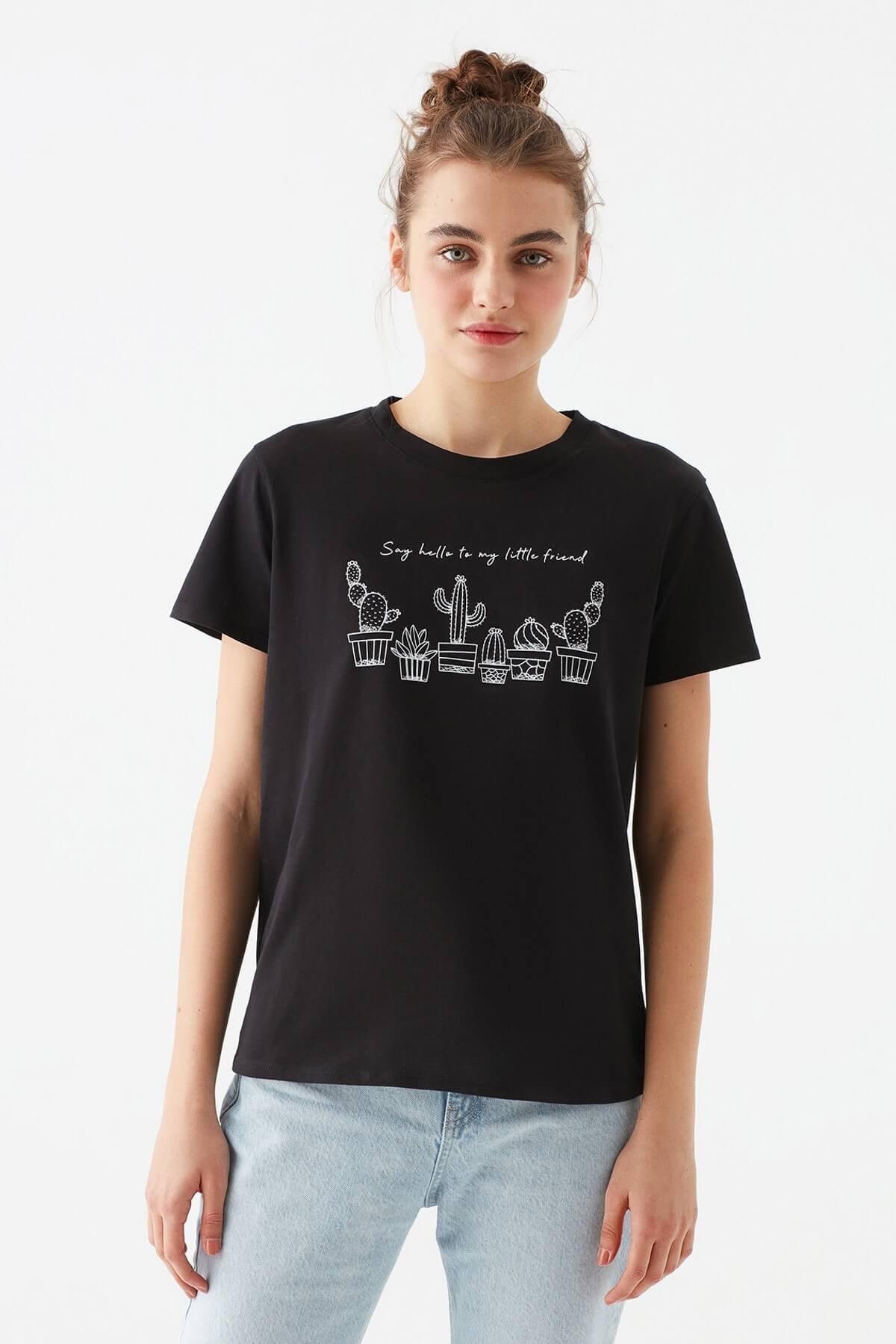 1600555-900Mavi Kaktus Baskılı  Siyah Kadın T-Shirt
