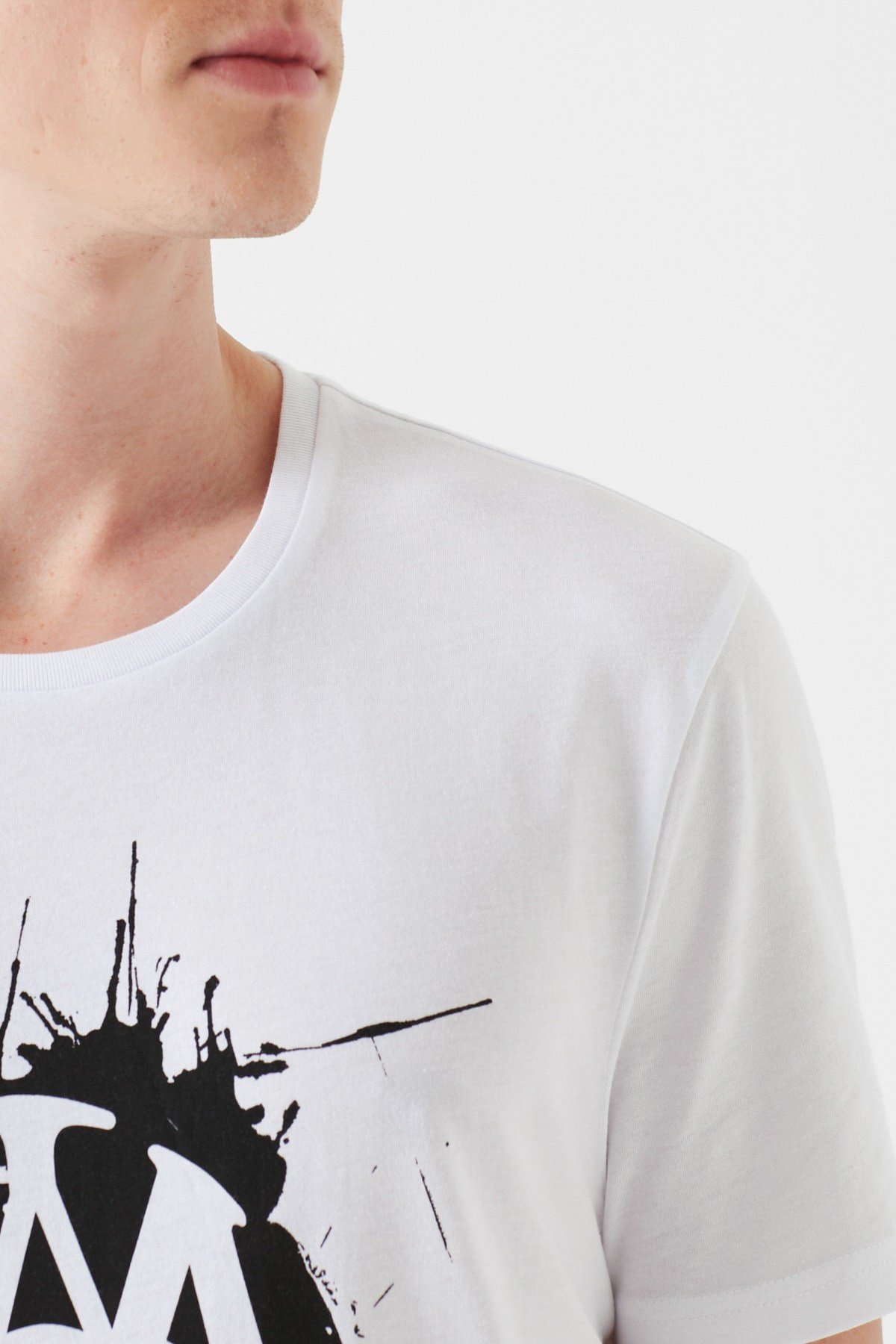 065938-620NEBIMV3NEBIMV3|065938-620|STDMAVİ MÜHÜR LOGO TİŞÖRT beyaz ERKEK T-SHIRT 065938-620-STD
