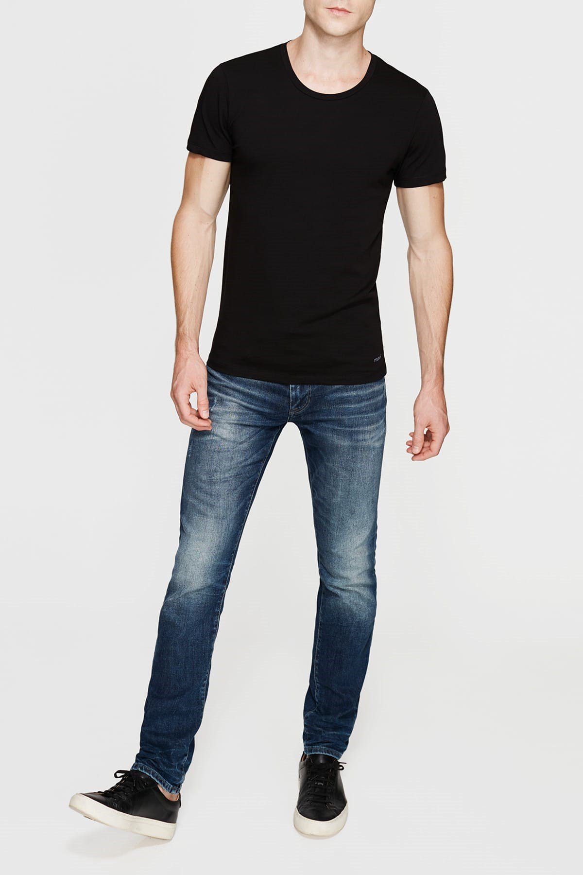 061747-900NEBIMV3NEBIMV3|061747-900|R000MAVİ STRETCH T-SHIRT SIYAH-STD