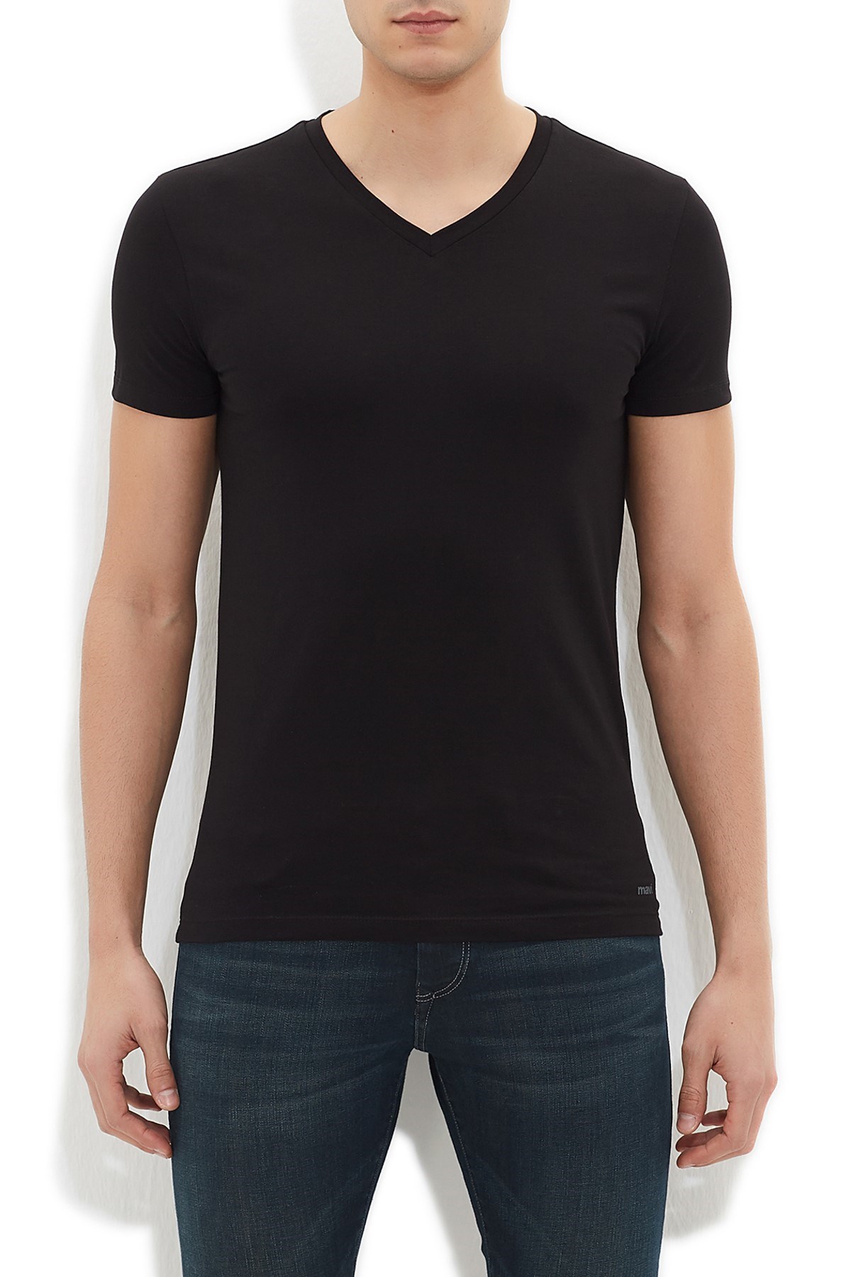 061748-900NEBIMV3NEBIMV3|061748-900|R000MAVİ STRETCH V YAKA T-SHIRT SIYAH-STD