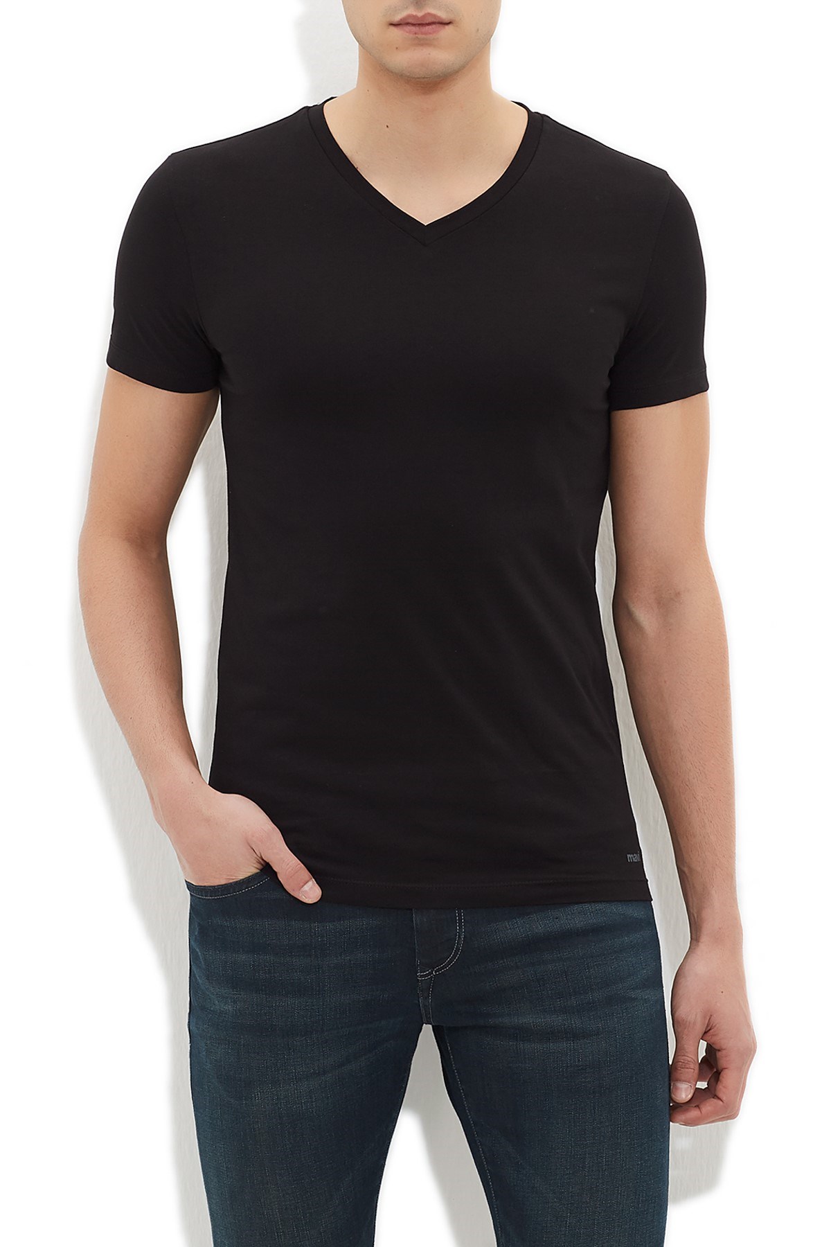 061748-900NEBIMV3NEBIMV3|061748-900|R000MAVİ STRETCH V YAKA T-SHIRT SIYAH-STD