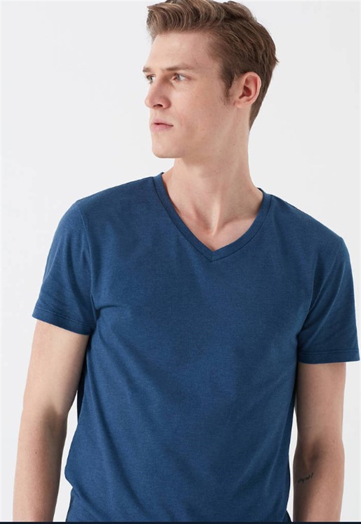 061748-18790MaviNEBIMV3|061748-18790|STDMAVİ STRETCH V YAKA TİŞÖRT indigo ERKEK T-SHIRT 061748-18790-STD