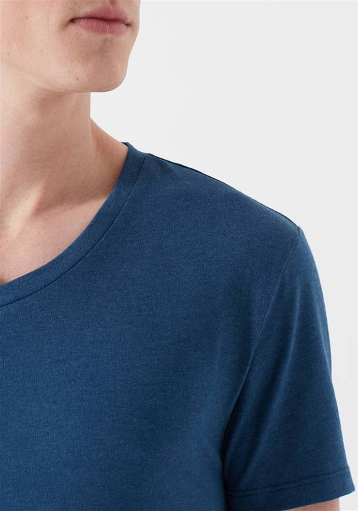 061748-18790MaviNEBIMV3|061748-18790|STDMAVİ STRETCH V YAKA TİŞÖRT indigo ERKEK T-SHIRT 061748-18790-STD