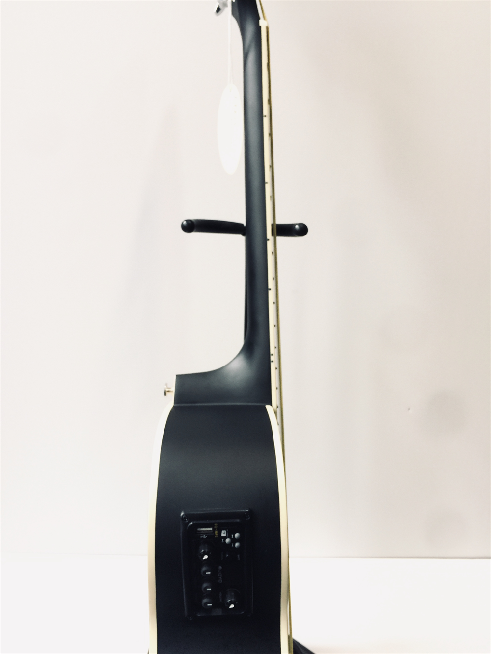 MASTERWORK ELEKTRO AKUSTİK GİTAR JOYO RİTİMLİ EKOLAYZERLİ MWPA4000CE-BK