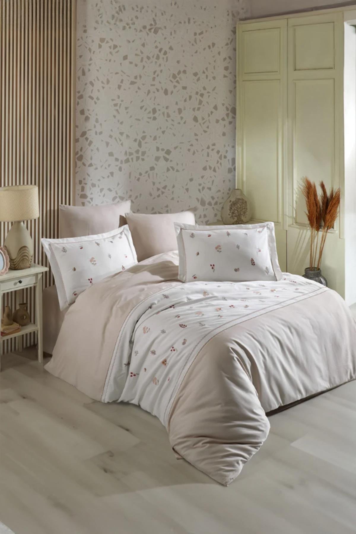 Dantela Benedict Nakışlı Pamuk Saten Nevresim Takımı Bej