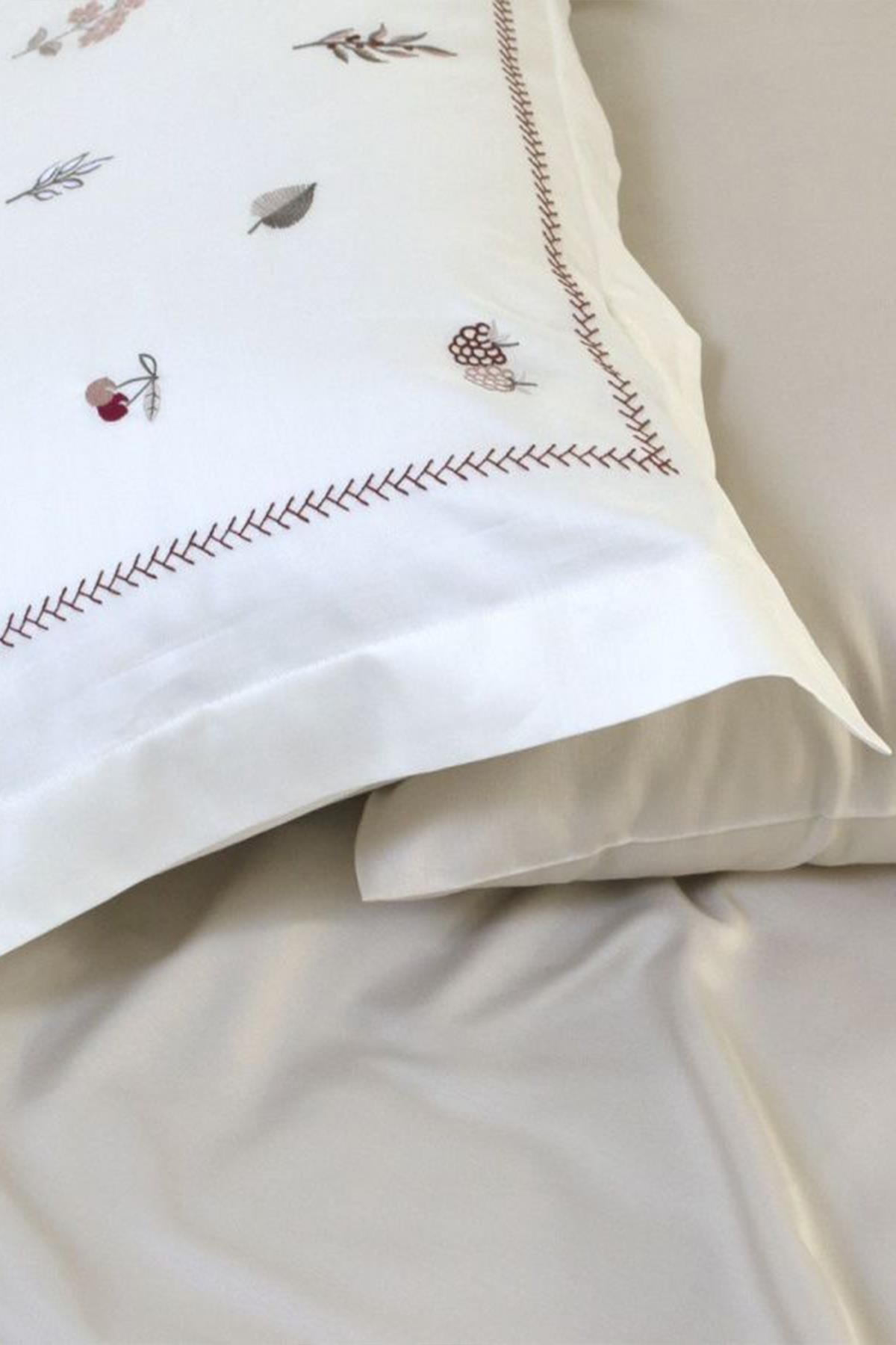 Dantela Benedict Nakışlı Pamuk Saten Nevresim Takımı Bej