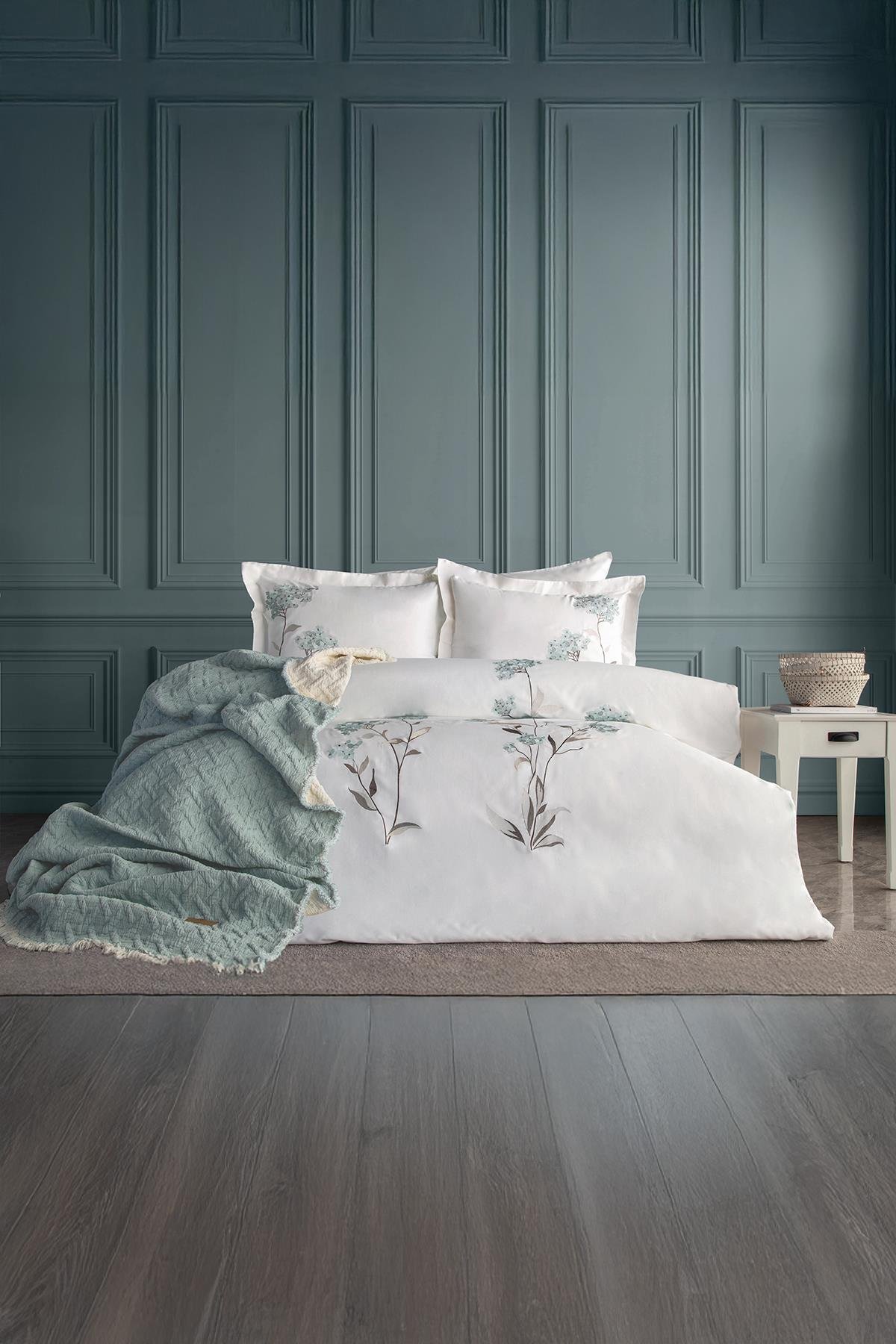 Dantela Lavinya Nakışlı Nevresim Takımı & Yatak Örtüsü Seti Çift Kişilik Mint