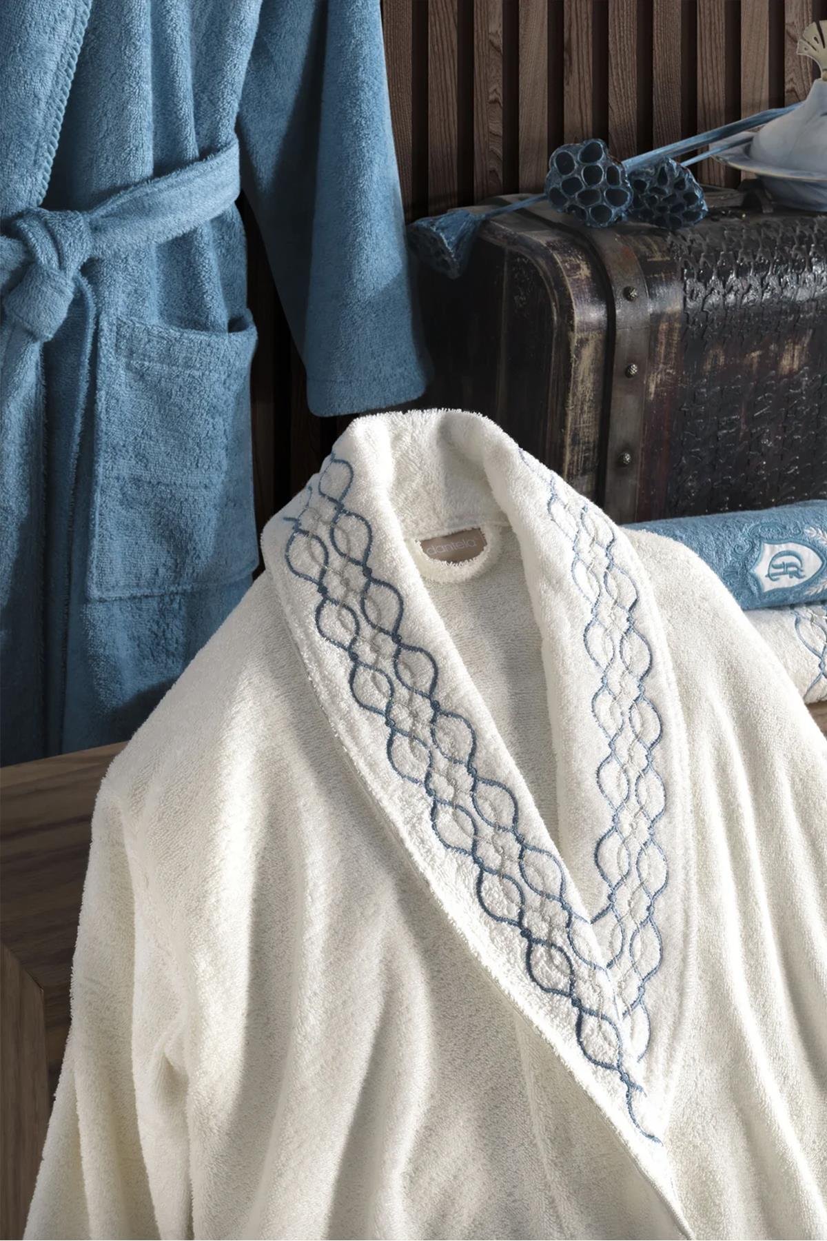 Dantela Mısra 6'lı El İşi Nakışlı Bambu Bornoz Takımı Kırmızı-Mavi