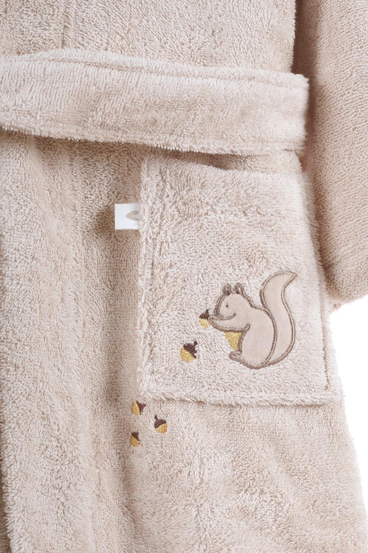 İrya Tiny Squirrel Organik Pamuklu Nakışlı Çocuk Bornuzu Bej 2-3 Yaş