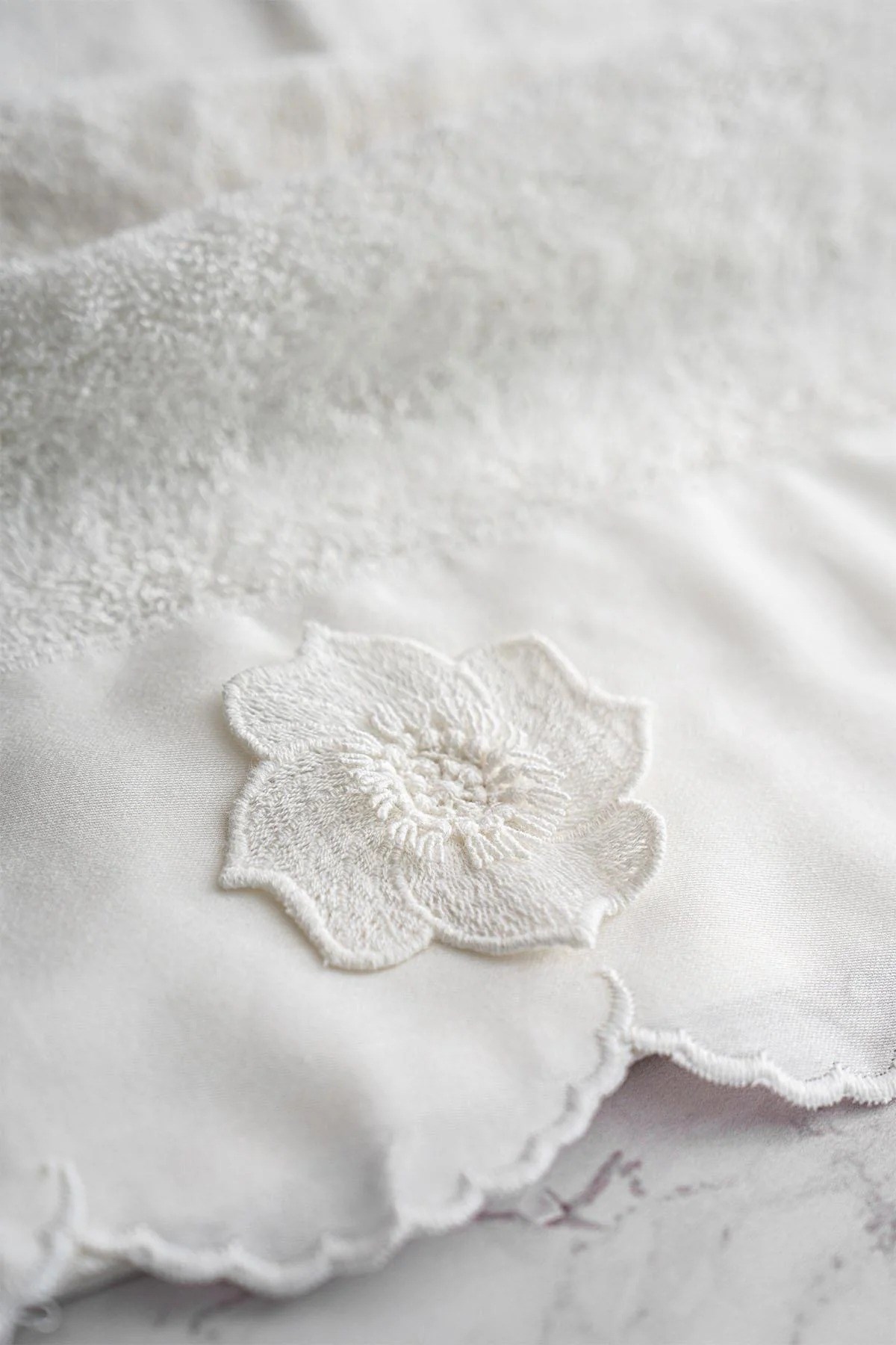 Royal Nazik Hanzade Havlu Krem 30x50 Cm - NH-00000016013050KREM