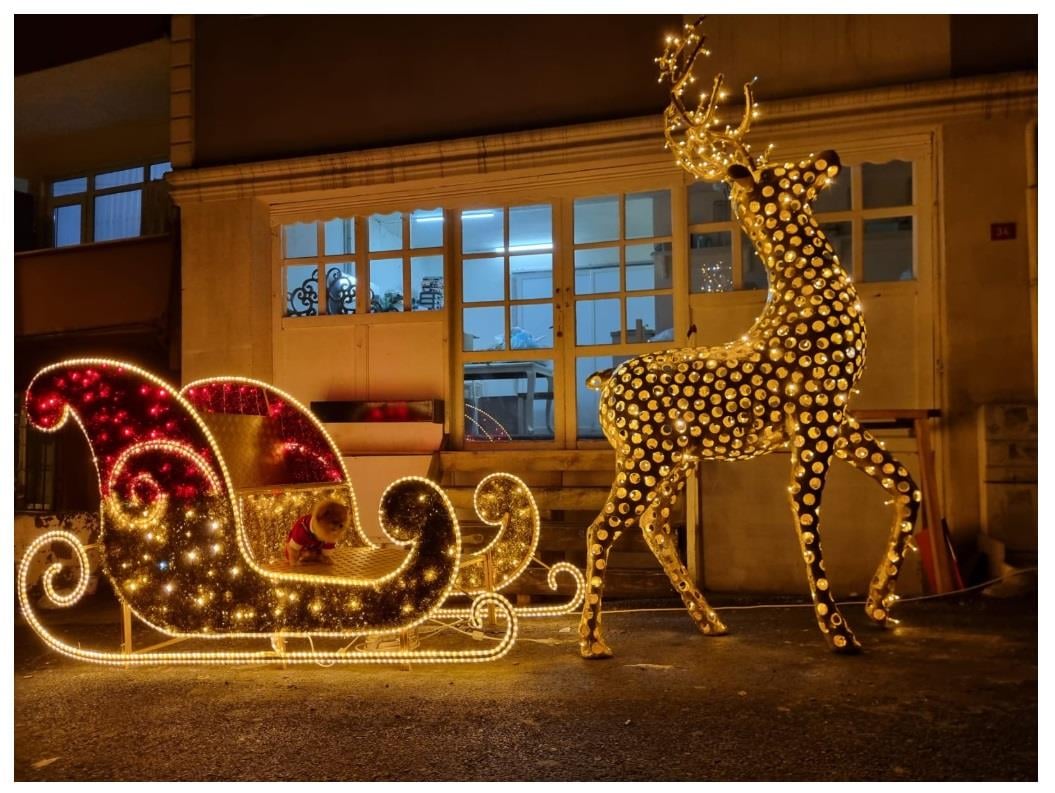 YILBAŞI LED GEYİK DEKOR ( 2.50 MT ) LED IŞIKLI BÜYÜK BOY GEYİK