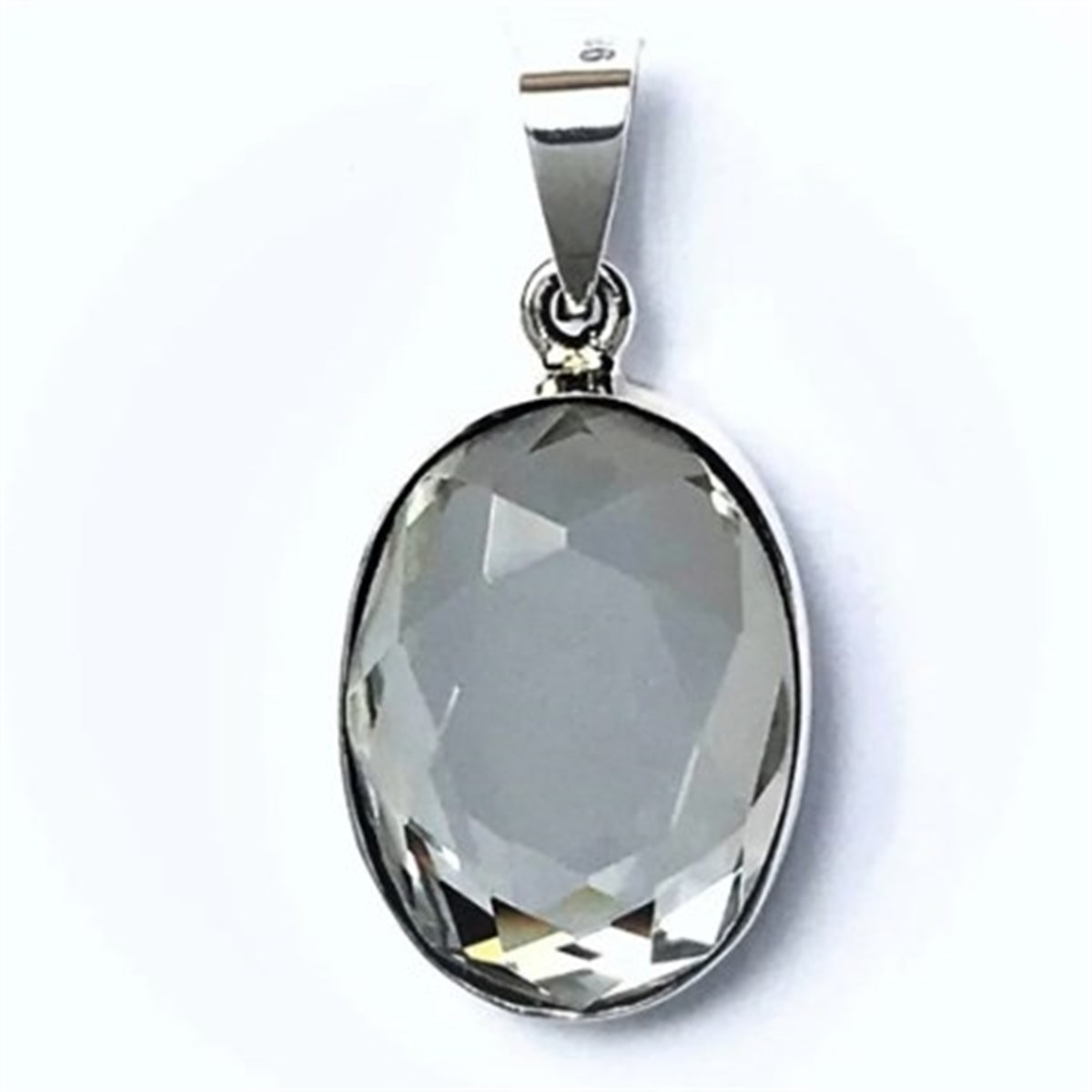 Larentia Oval (zincir hediyeli)