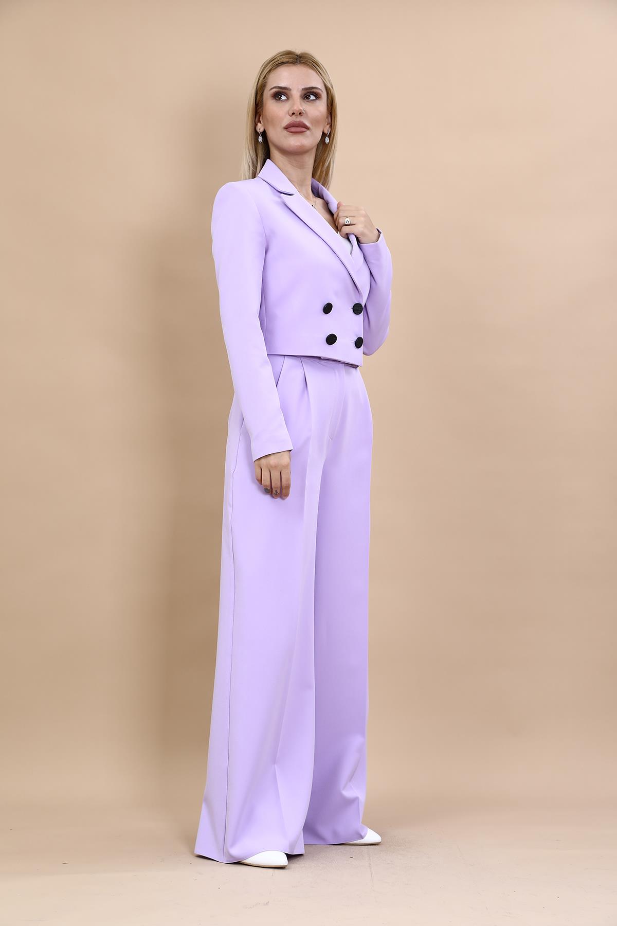  Mini Blazer Ceket & Yüksek Bel Pileli Bol Paça Pantolon Takım-Menekşe Önder Özsoy 1048521 Mini Blazer Ceket & Yüksek Bel Pileli Bol Paça Pantolon Takım
