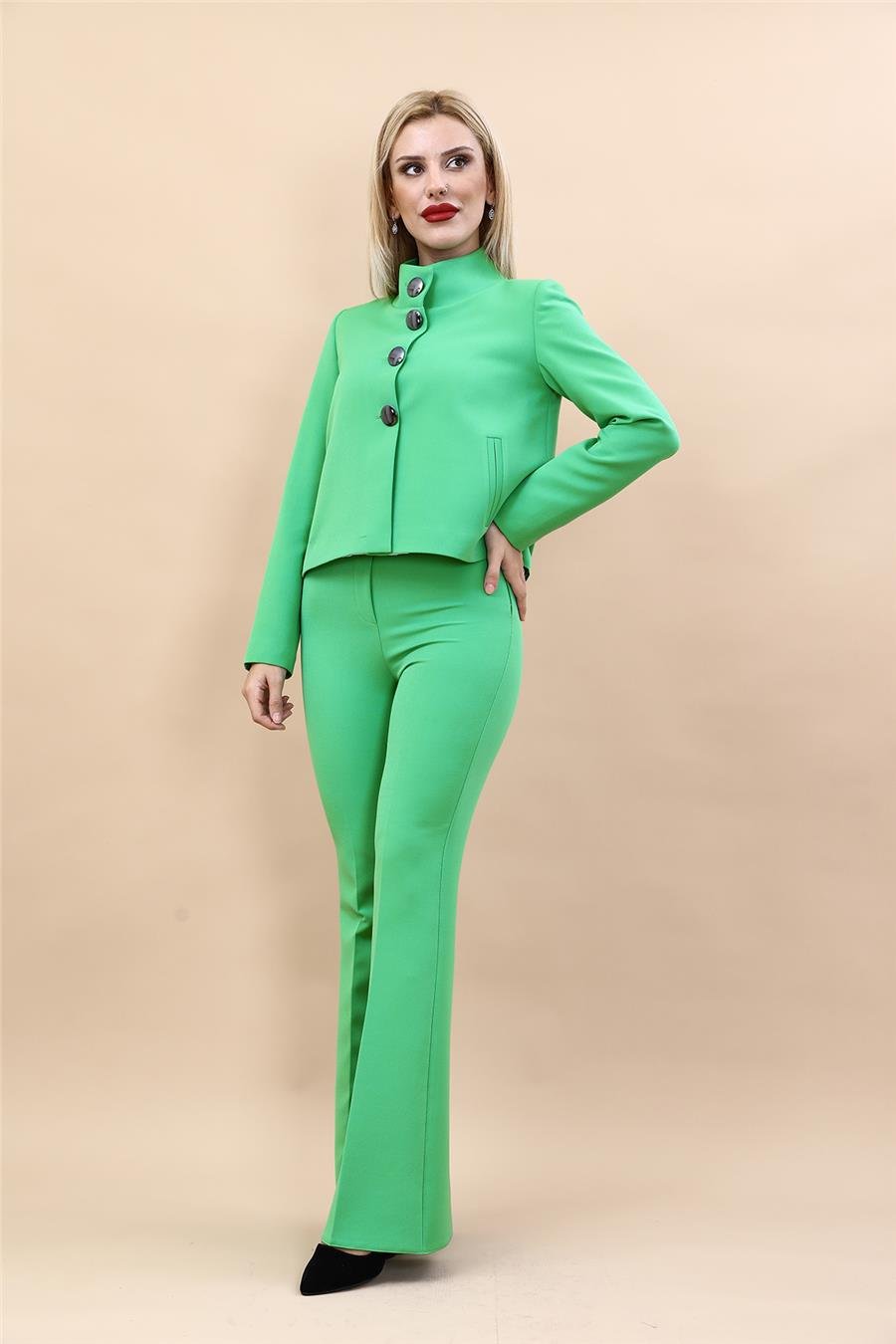 Boydan Düğmeli Mini Ceket & İspanyol  Paça Pantolon Takım-Yeşil Önder Özsoy 1010530 Boydan Düğmeli Mini Ceket & İspanyol  Paça Pantolon Takım