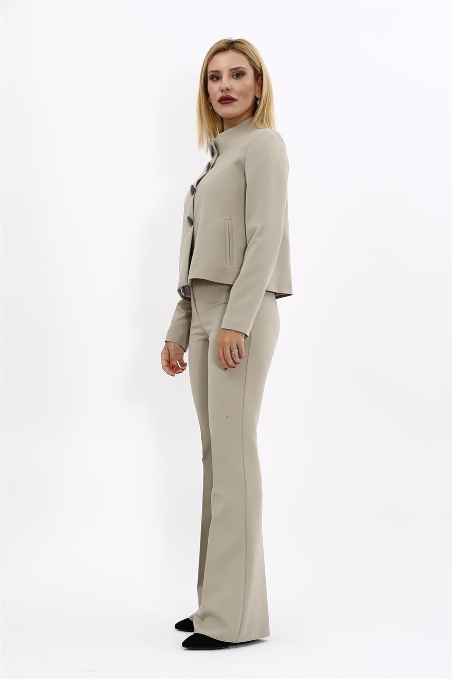 Boydan Düğmeli Mini Ceket & İspanyol  Paça Pantolon Takım-Bambu Önder Özsoy 1010530 Boydan Düğmeli Mini Ceket & İspanyol  Paça Pantolon Takım