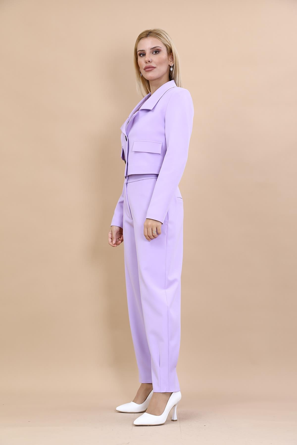Düşük Yaka Mini Ceket & Pileli Paça Pantolon Takım-Menekşe Önder Özsoy 1055532 Düşük Yaka Mini Ceket & Pileli Paça Pantolon Takım