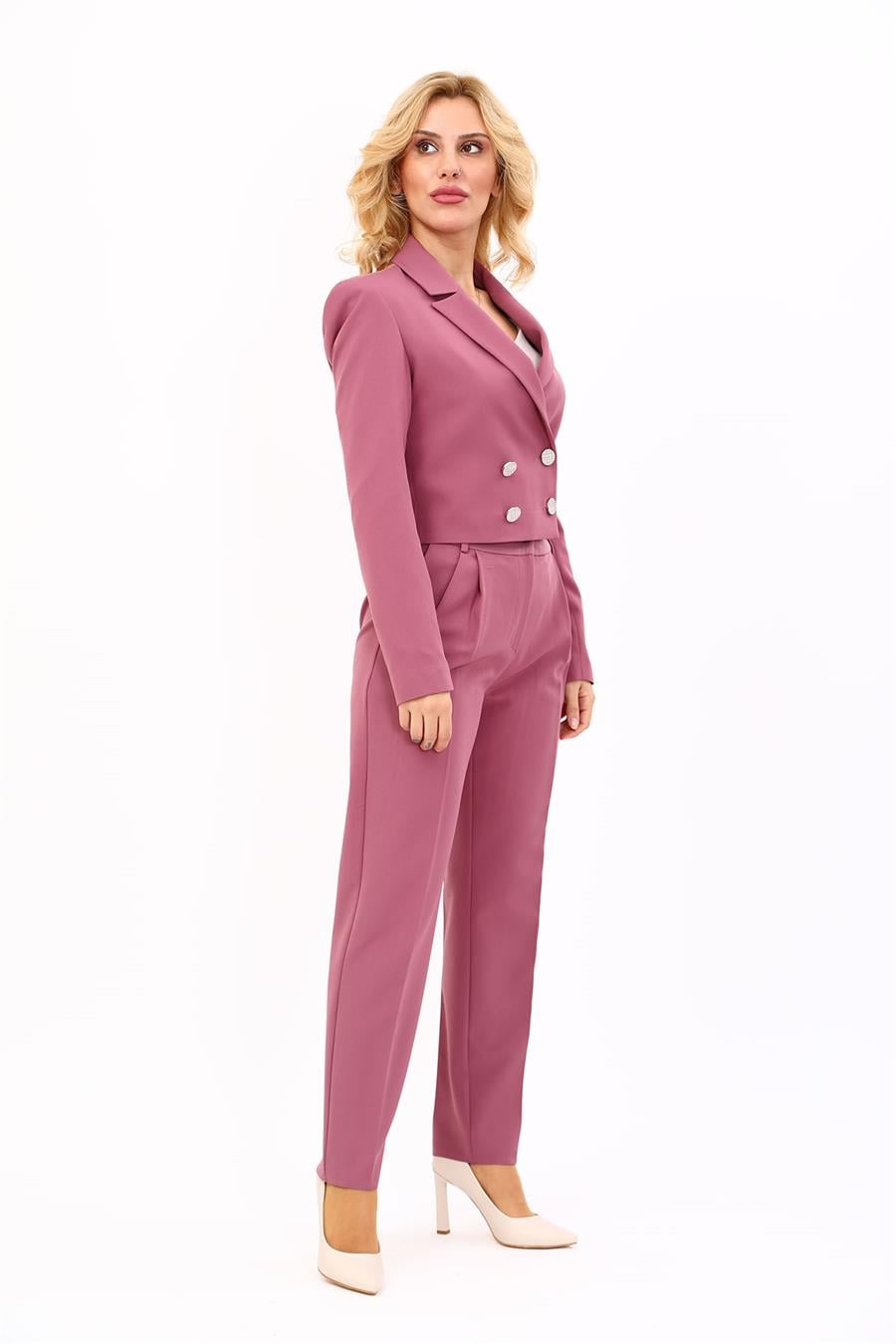 Erkek Yaka Kuruvaze Kısa Ceket & Kemerli Köprülü Dar Paça Pantolon-Rose Önder Özsoy 1048503 Mini Blazer Ceket & Pileli Boru  Paça Pantolon Takım