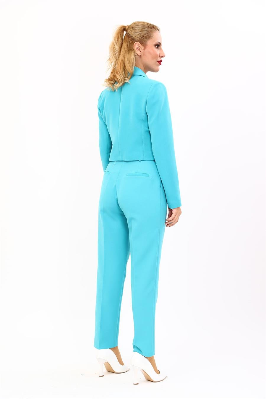 Erkek Yaka Kuruvaze Kısa Ceket & Kemerli Köprülü Dar Paça Pantolon-Turkuaz Önder Özsoy 1048503 Mini Blazer Ceket & Pileli Boru  Paça Pantolon Takım