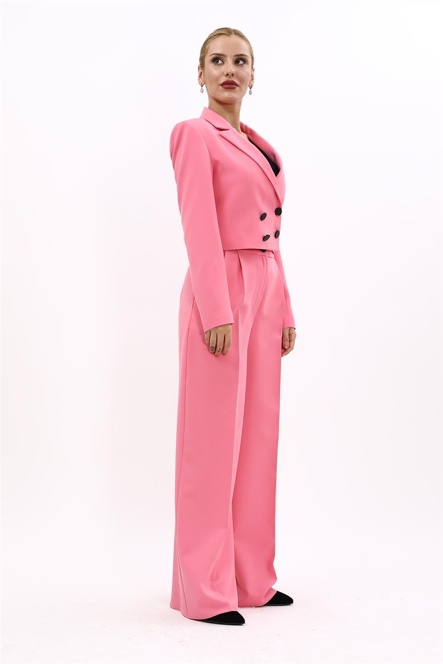 Erkek Yaka Kuruvaze Kısa Ceket & Korsaj Kemer Yüksek Bel Palazzo Pantolon-Pembe Önder Özsoy 1048521 Mini Blazer Ceket & Yüksek Bel Pileli Bol Paça Pantolon Takım