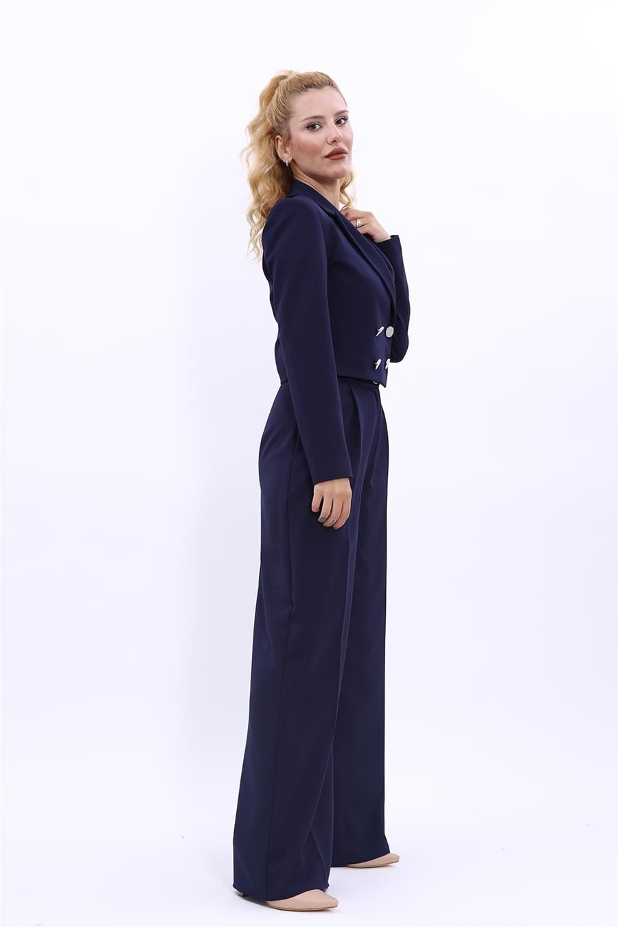 Erkek Yaka Kuruvaze Kısa Ceket & Korsaj Kemer Yüksek Bel Palazzo Pantolon-Lacivert Önder Özsoy 1048521 Mini Blazer Ceket & Yüksek Bel Pileli Bol Paça Pantolon Takım