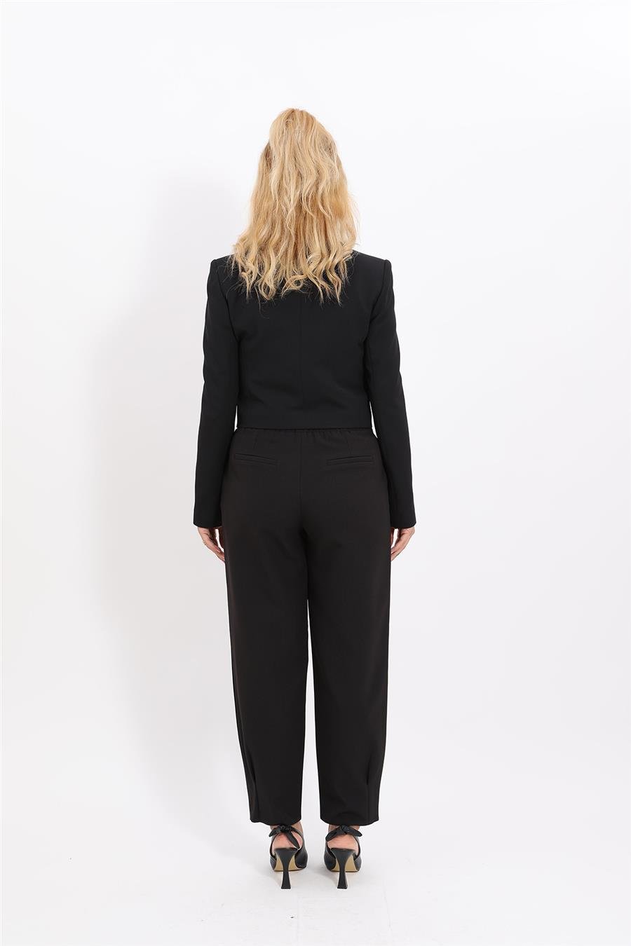 Erkek Yaka Kuruvaze Kısa Ceket & Paçası Pileli Pantolon-Siyah Önder Özsoy 1048532 Mini Blazer Ceket & Pileli Paça Pantolon Takım