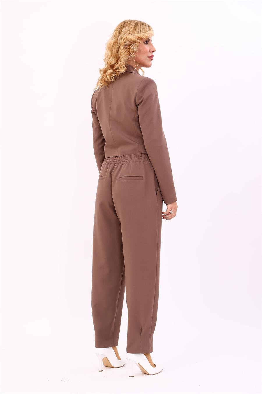 Erkek Yaka Kuruvaze Kısa Ceket & Paçası Pileli Pantolon-Kahve Önder Özsoy 1048532 Mini Blazer Ceket & Pileli Paça Pantolon Takım