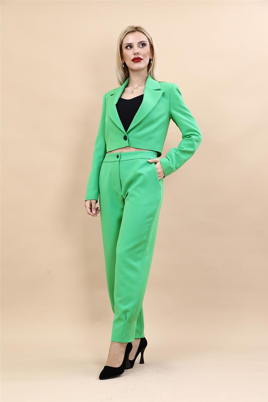 Erkek Yaka Tek Düğmeli Kısa Ceket & Paçası Pileli Pantolon-Yeşil Önder Özsoy 1073532 Tek Düğme Mini Ceket & Pileli Paça Pantolon Takım