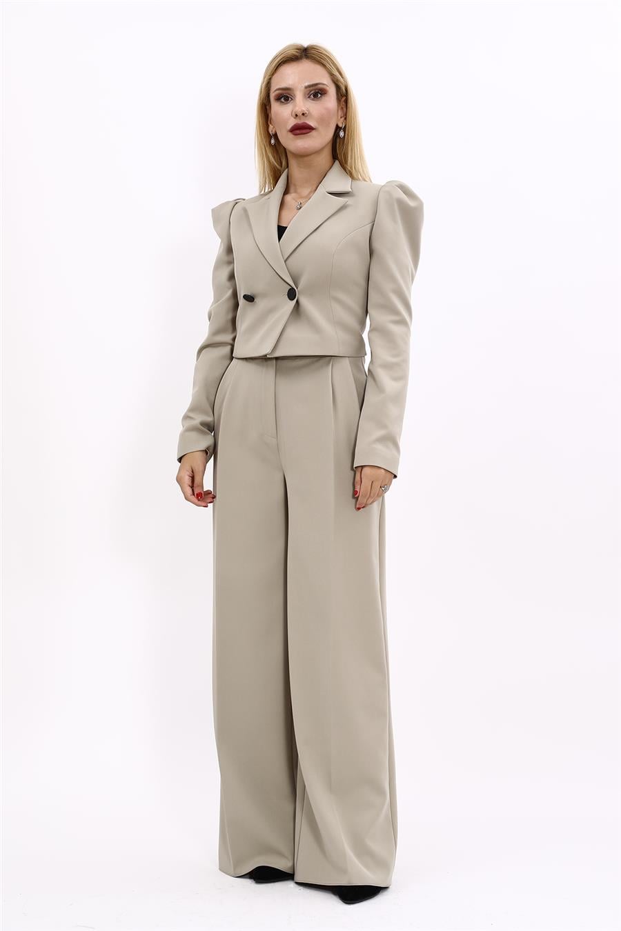 Gömlek Yaka Kısa Ceket & Erkek Yaka Drape Kollu Kısa Ceket-Bambu Önder Özsoy 1057521 Drape Ceket & Yüksek Bel Pileli Bol Paça Pantolon Takım
