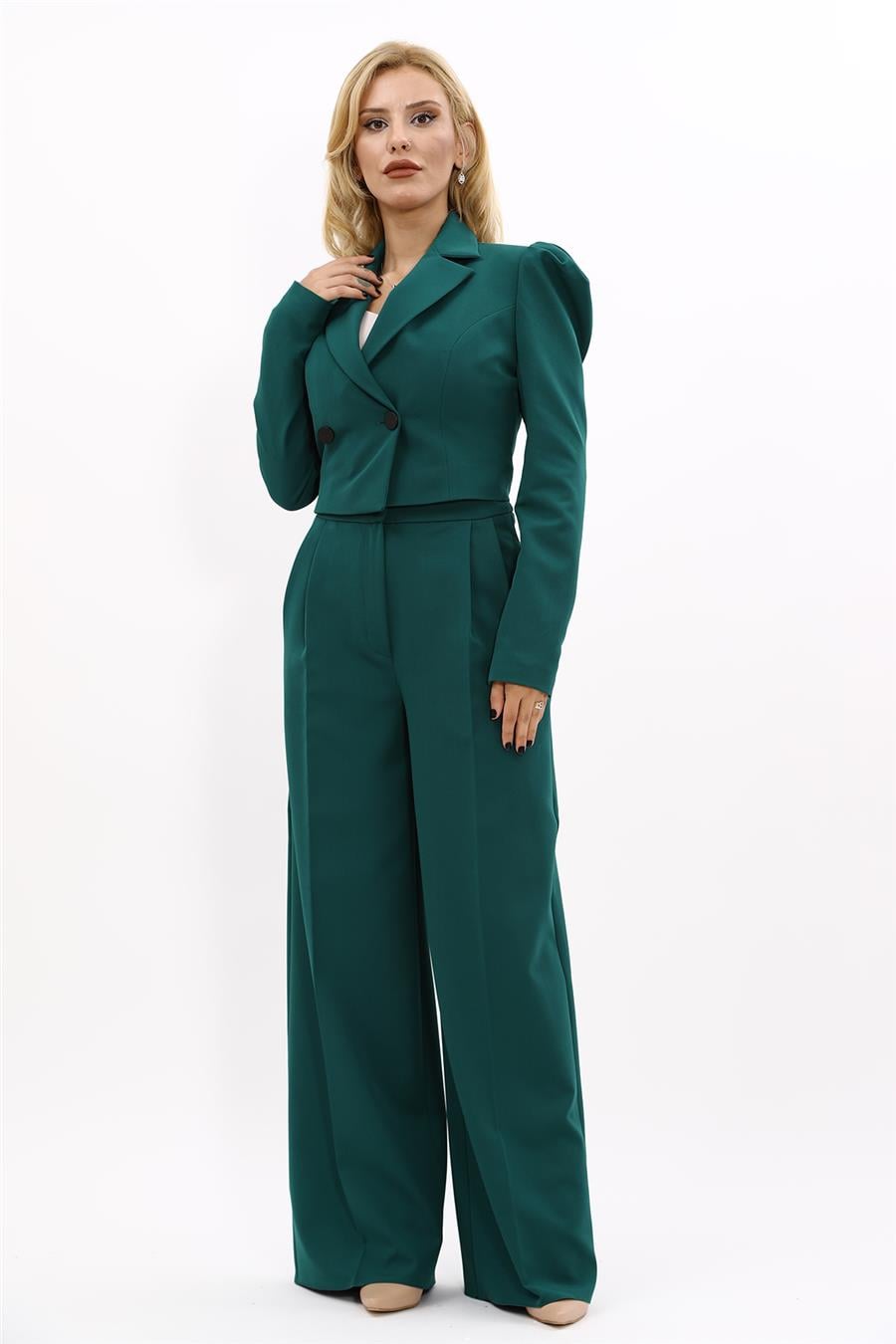 Gömlek Yaka Kısa Ceket & Erkek Yaka Drape Kollu Kısa Ceket-Zümrüt Önder Özsoy 1057521 Drape Ceket & Yüksek Bel Pileli Bol Paça Pantolon Takım