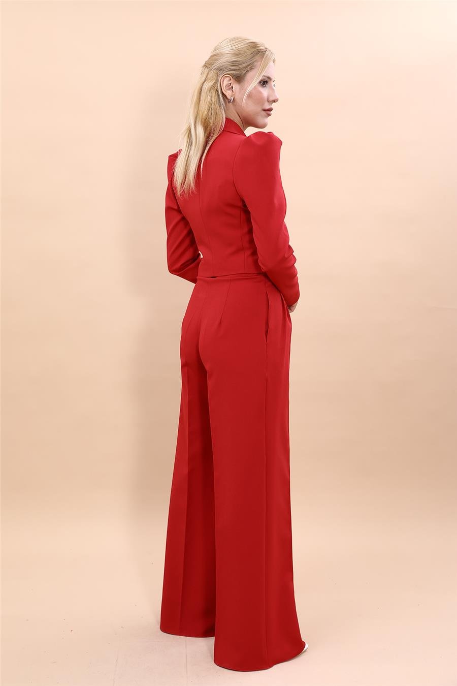 Gömlek Yaka Kısa Ceket & Erkek Yaka Drape Kollu Kısa Ceket-Kırmızı Önder Özsoy 1057521 Drape Ceket & Yüksek Bel Pileli Bol Paça Pantolon Takım