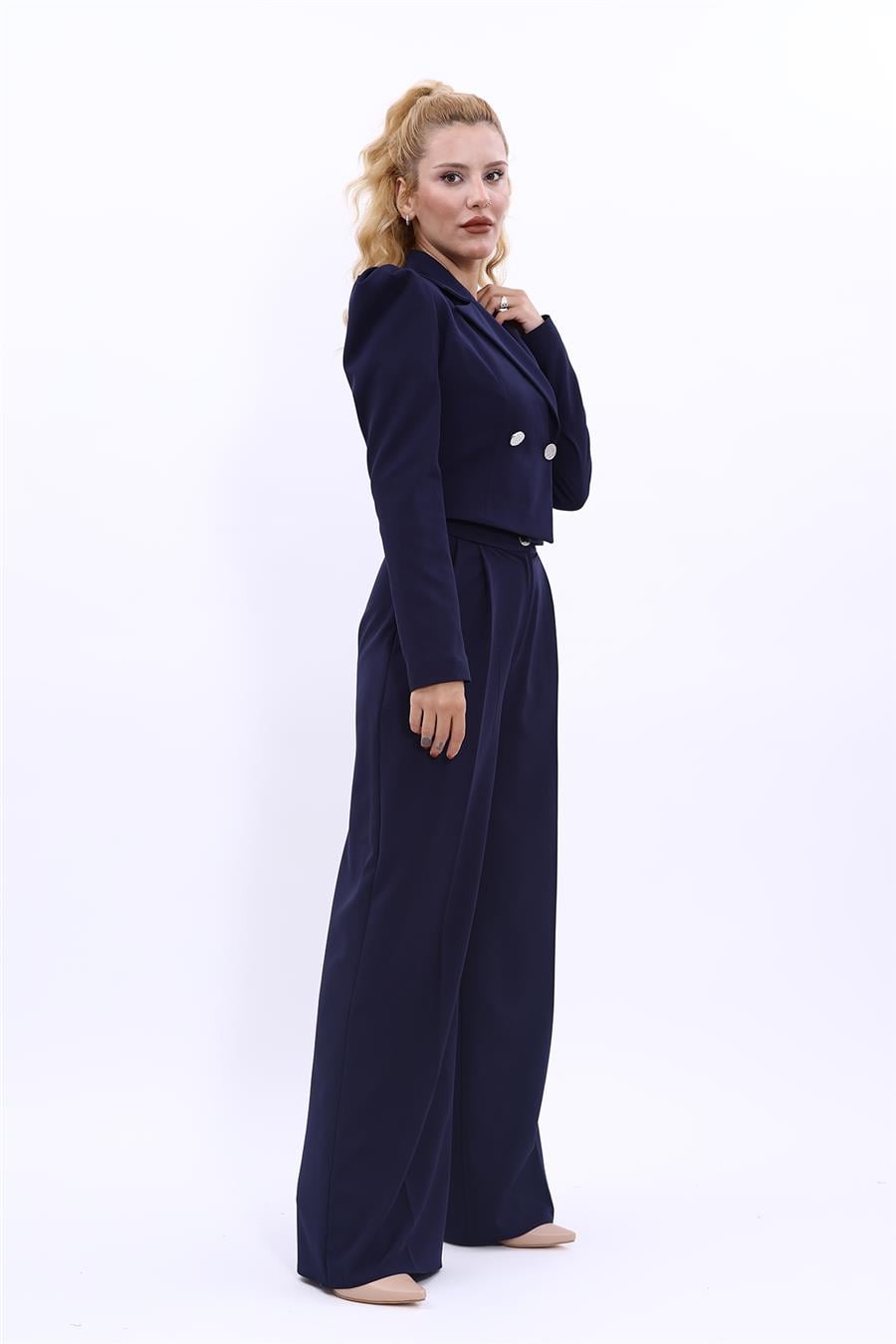 Gömlek Yaka Kısa Ceket & Erkek Yaka Drape Kollu Kısa Ceket-Lacivert Önder Özsoy 1057521 Drape Ceket & Yüksek Bel Pileli Bol Paça Pantolon Takım