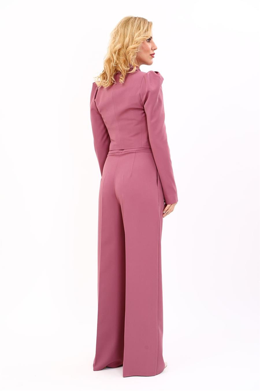 Gömlek Yaka Kısa Ceket & Erkek Yaka Drape Kollu Kısa Ceket-Rose Önder Özsoy 1057521 Drape Ceket & Yüksek Bel Pileli Bol Paça Pantolon Takım