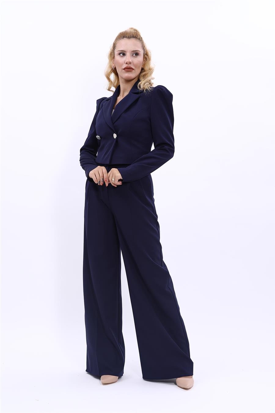 Gömlek Yaka Kısa Ceket & Erkek Yaka Drape Kollu Kısa Ceket-Lacivert Önder Özsoy 1057521 Drape Ceket & Yüksek Bel Pileli Bol Paça Pantolon Takım