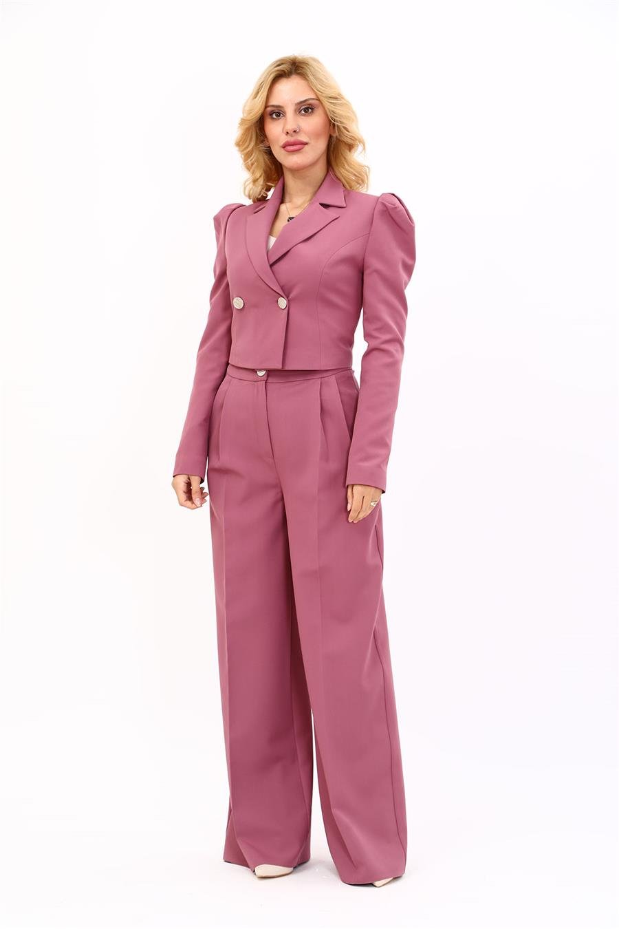 Gömlek Yaka Kısa Ceket & Erkek Yaka Drape Kollu Kısa Ceket-Rose Önder Özsoy 1057521 Drape Ceket & Yüksek Bel Pileli Bol Paça Pantolon Takım