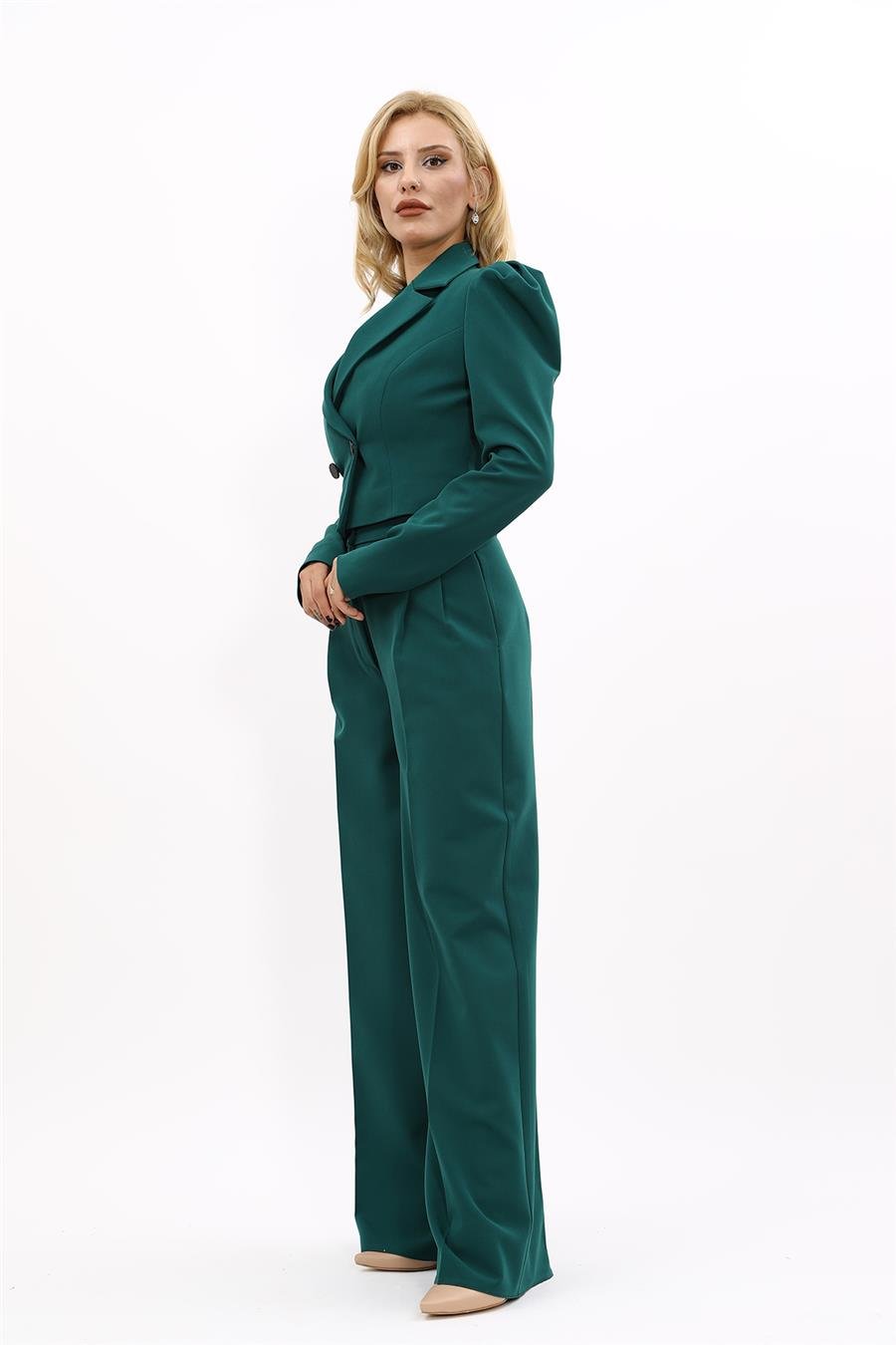 Gömlek Yaka Kısa Ceket & Erkek Yaka Drape Kollu Kısa Ceket-Zümrüt Önder Özsoy 1057521 Drape Ceket & Yüksek Bel Pileli Bol Paça Pantolon Takım