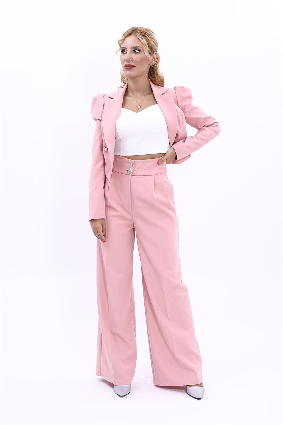 Gömlek Yaka Kısa Ceket & Erkek Yaka Drape Kollu Kısa Ceket-Pudra Önder Özsoy 1057521 Drape Ceket & Yüksek Bel Pileli Bol Paça Pantolon Takım