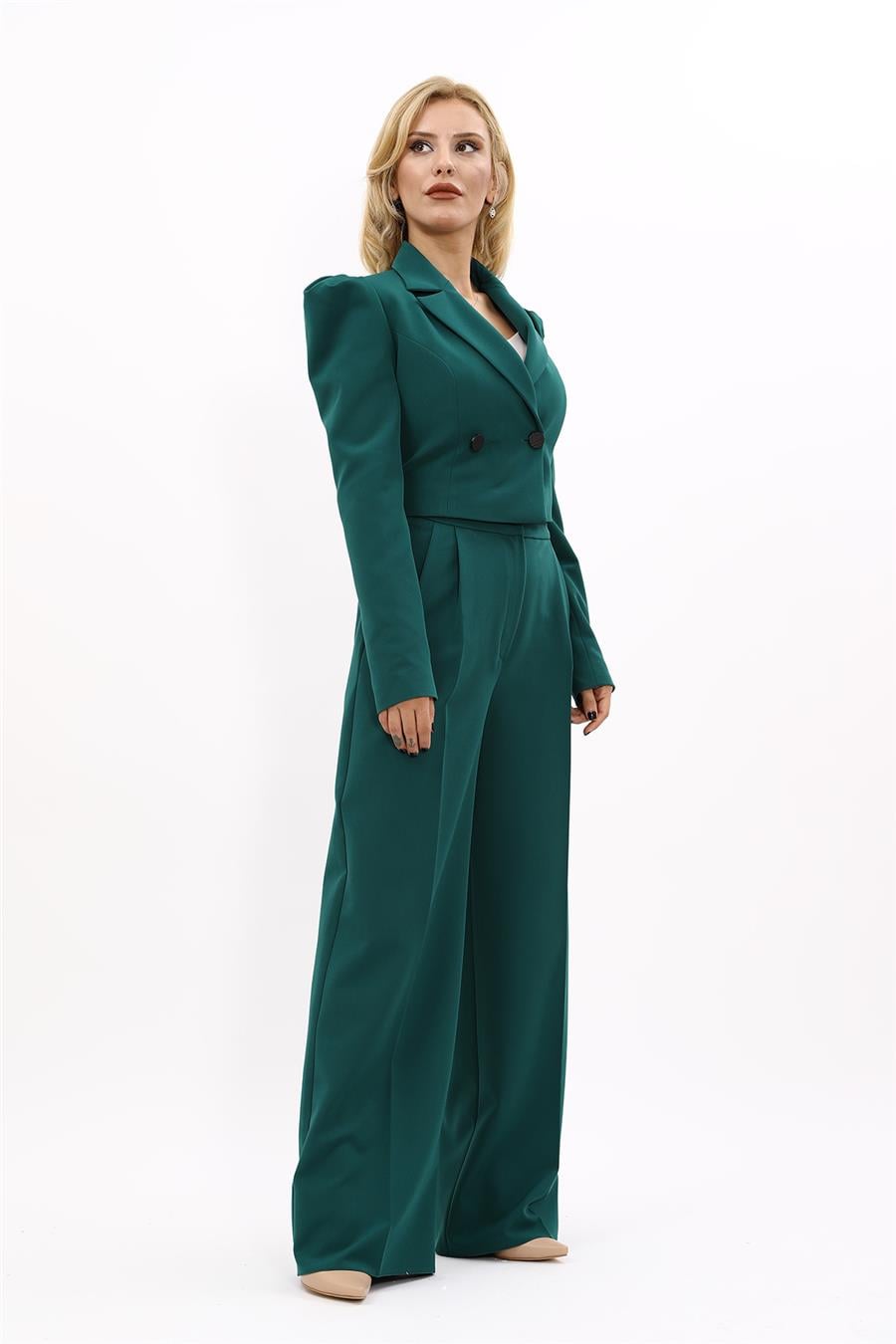 Gömlek Yaka Kısa Ceket & Erkek Yaka Drape Kollu Kısa Ceket-Zümrüt Önder Özsoy 1057521 Drape Ceket & Yüksek Bel Pileli Bol Paça Pantolon Takım