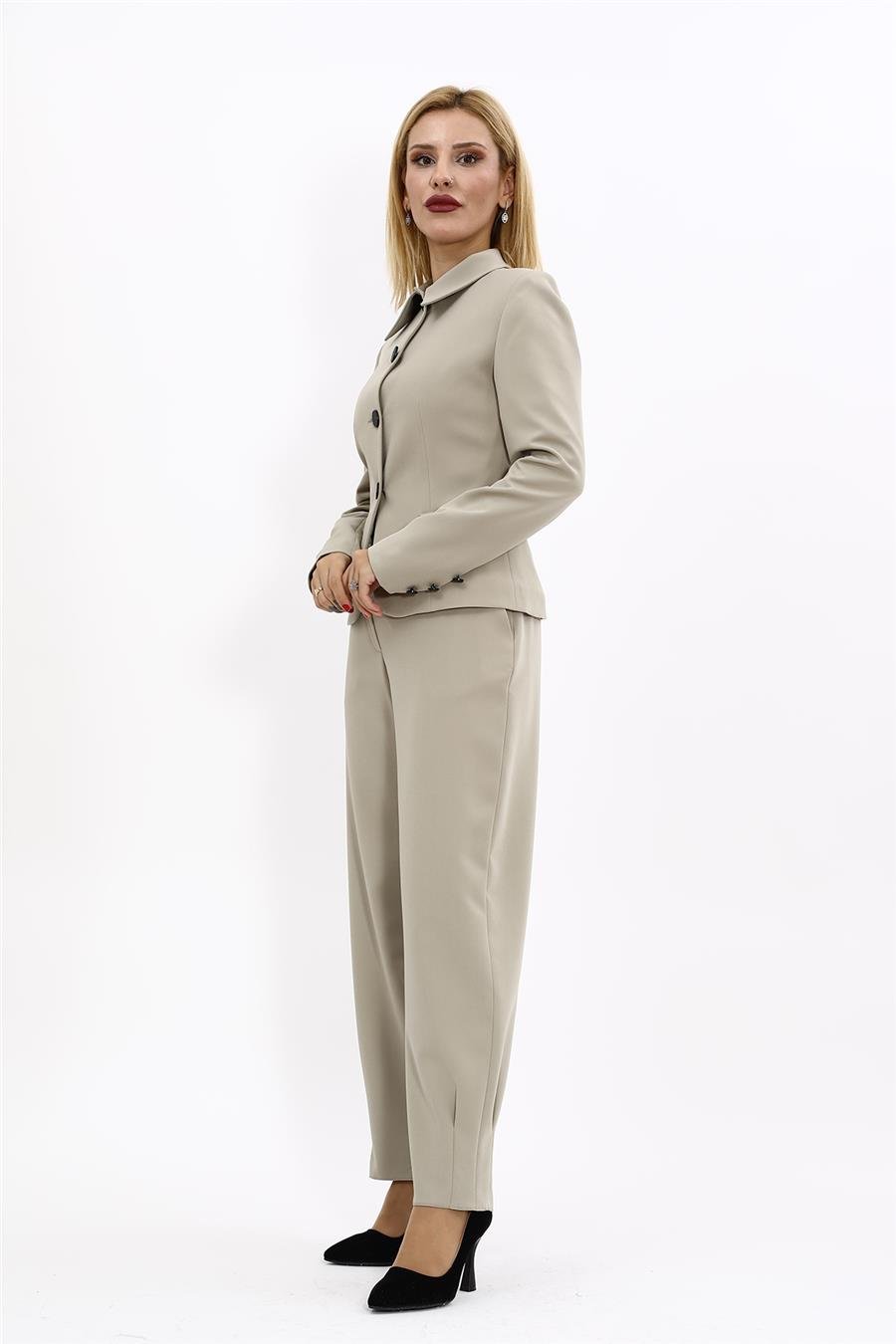 Gömlek Yaka Klasik Ceket &  Paçası Pileli Pantolon-Bambu Önder Özsoy 1054532 Peplum Ceket & Pile Paçalı Pantolon Takım