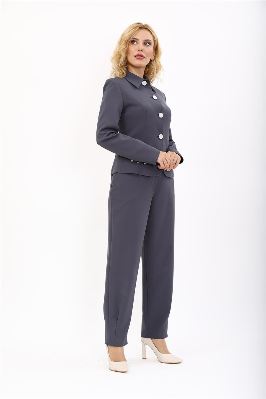 Gömlek Yaka Klasik Ceket &  Paçası Pileli Pantolon-Füme Önder Özsoy 1054532 Peplum Ceket & Pile Paçalı Pantolon Takım