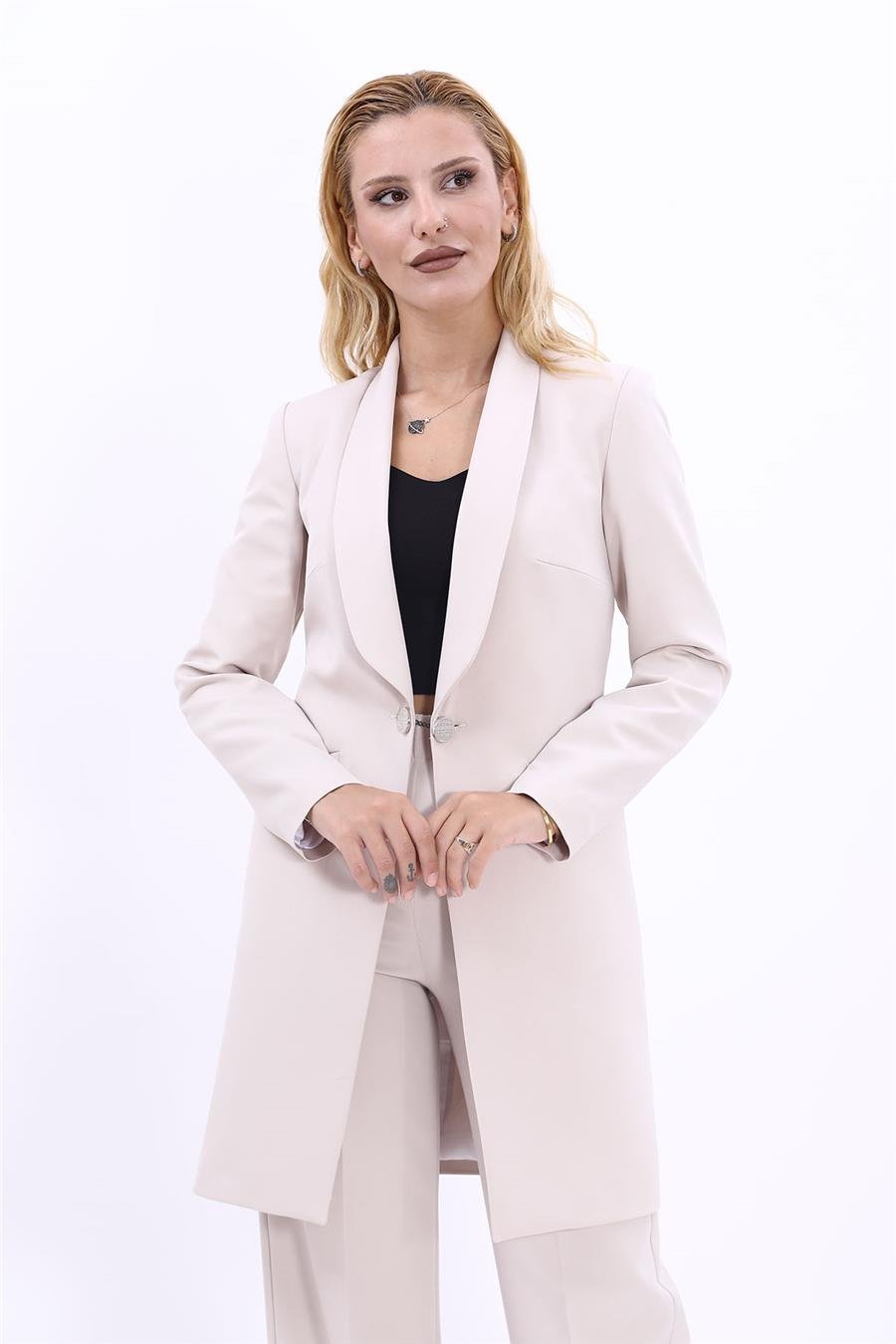 Helen Ceket-Bej Önder Özsoy 1004100 Helen Ceket