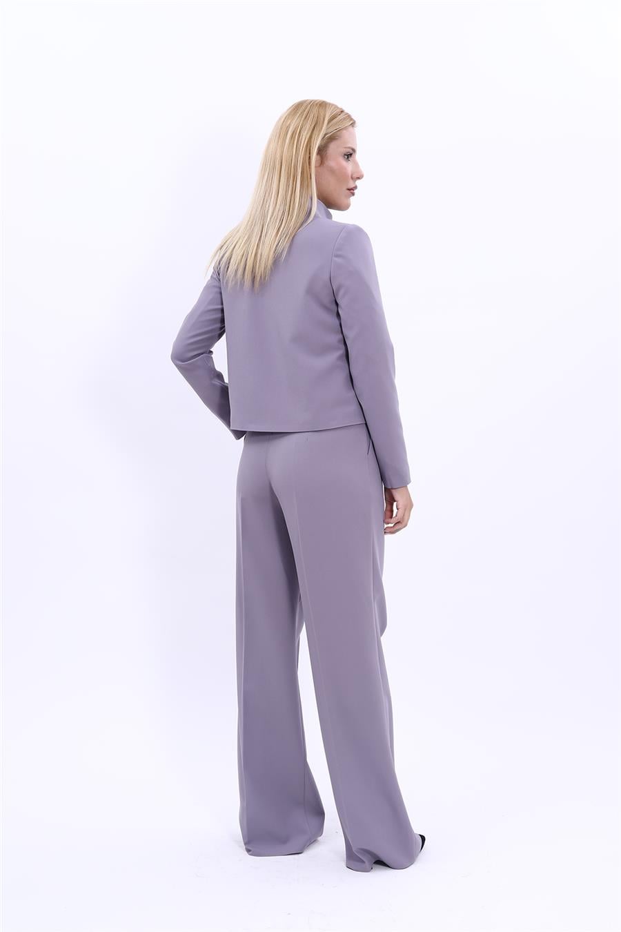 Oval Dik Yaka Kısa Ceket &  Korsaj Kemer Palazzo Pantolon-Antrasit Önder Özsoy 1010522 Boydan Düğmeli Mini Ceket & Kemerli Bol Paça Pantolon Takım