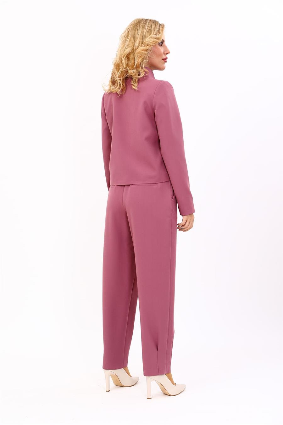Oval Dik Yaka Kısa Ceket &  Paçası Pileli Pantolon-Rose Önder Özsoy 1010532 Boydan Düğmeli Mini Ceket & Pileli paça pantolon