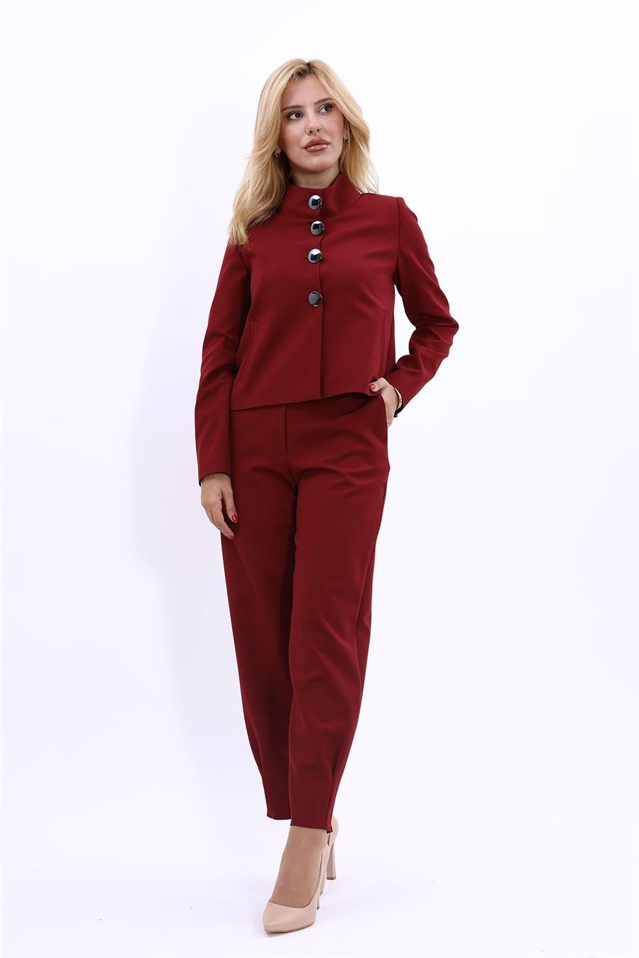 Oval Dik Yaka Kısa Ceket &  Paçası Pileli Pantolon-Bordo Önder Özsoy 1010532 Boydan Düğmeli Mini Ceket & Pileli paça pantolon