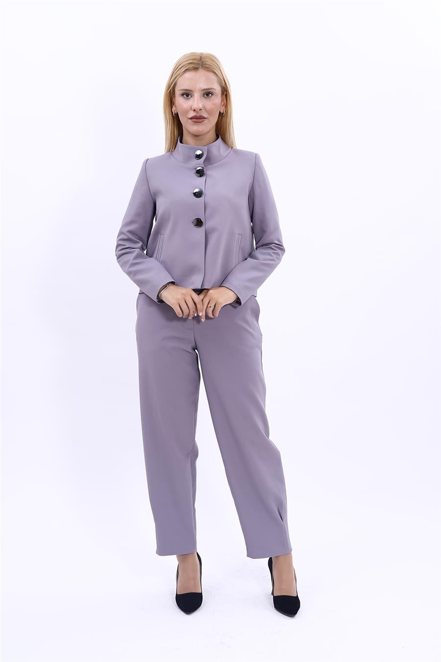 Oval Dik Yaka Kısa Ceket &  Paçası Pileli Pantolon-Antrasit Önder Özsoy 1010532 Boydan Düğmeli Mini Ceket & Pileli paça pantolon