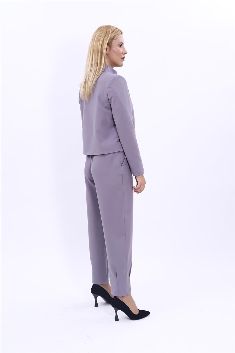 Oval Dik Yaka Kısa Ceket &  Paçası Pileli Pantolon-Antrasit Önder Özsoy 1010532 Boydan Düğmeli Mini Ceket & Pileli paça pantolon