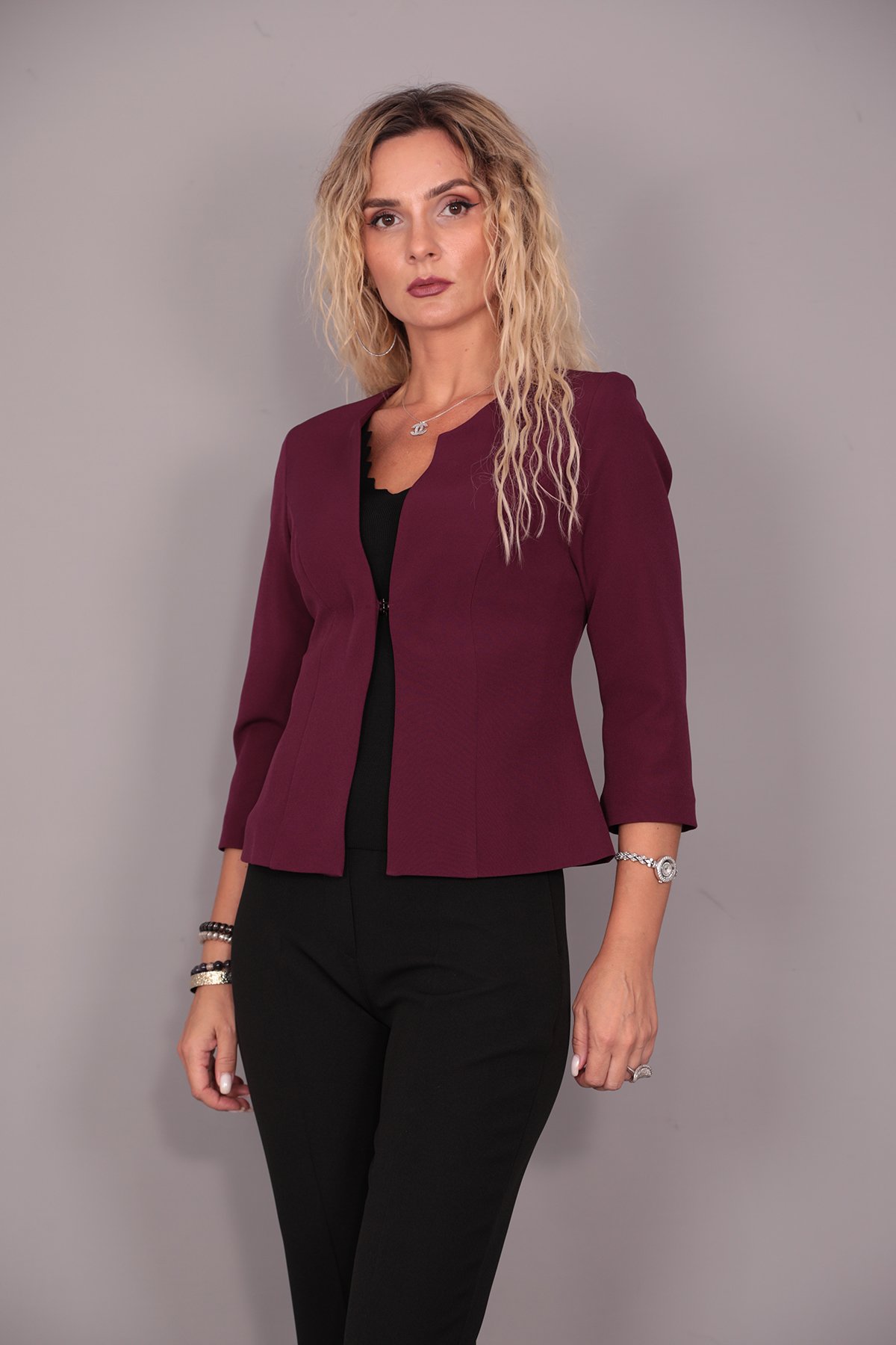 Oval Yaka Kısa Ceket-Mürdüm Önder Özsoy 1015100 Oval Yaka Kısa Ceket