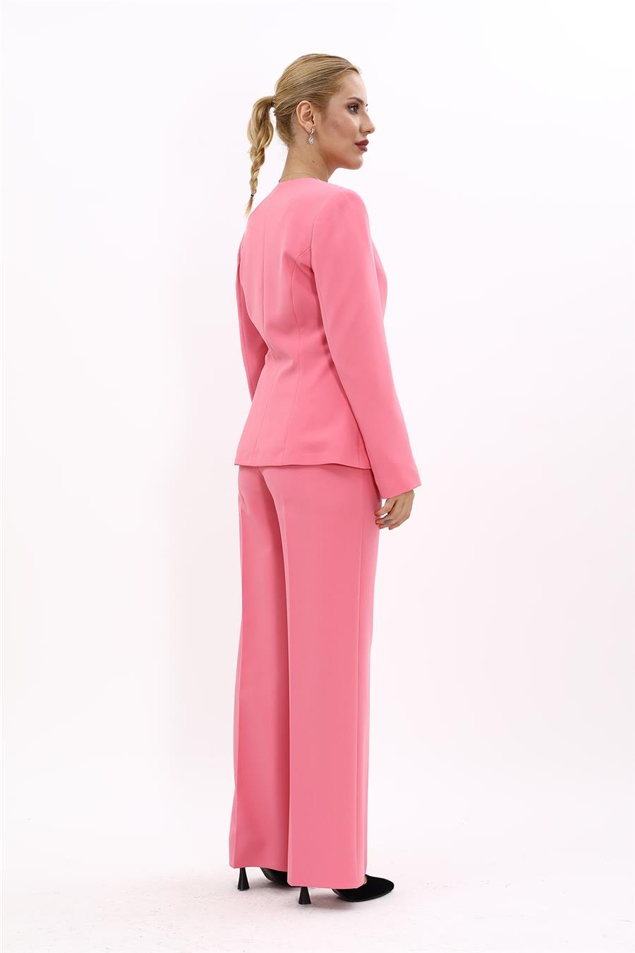 Oval Yaka Yandan Kuplu Klasik Ceket & Bol Paça Pantolon-Pembe Önder Özsoy 1043520 Oval Yaka Uzun Ceket & Bol Paça Pantolon Takım